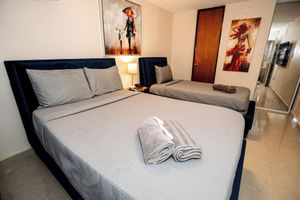 Alquiler Vacacional - Charming Retreat with Patio Access and Laundry