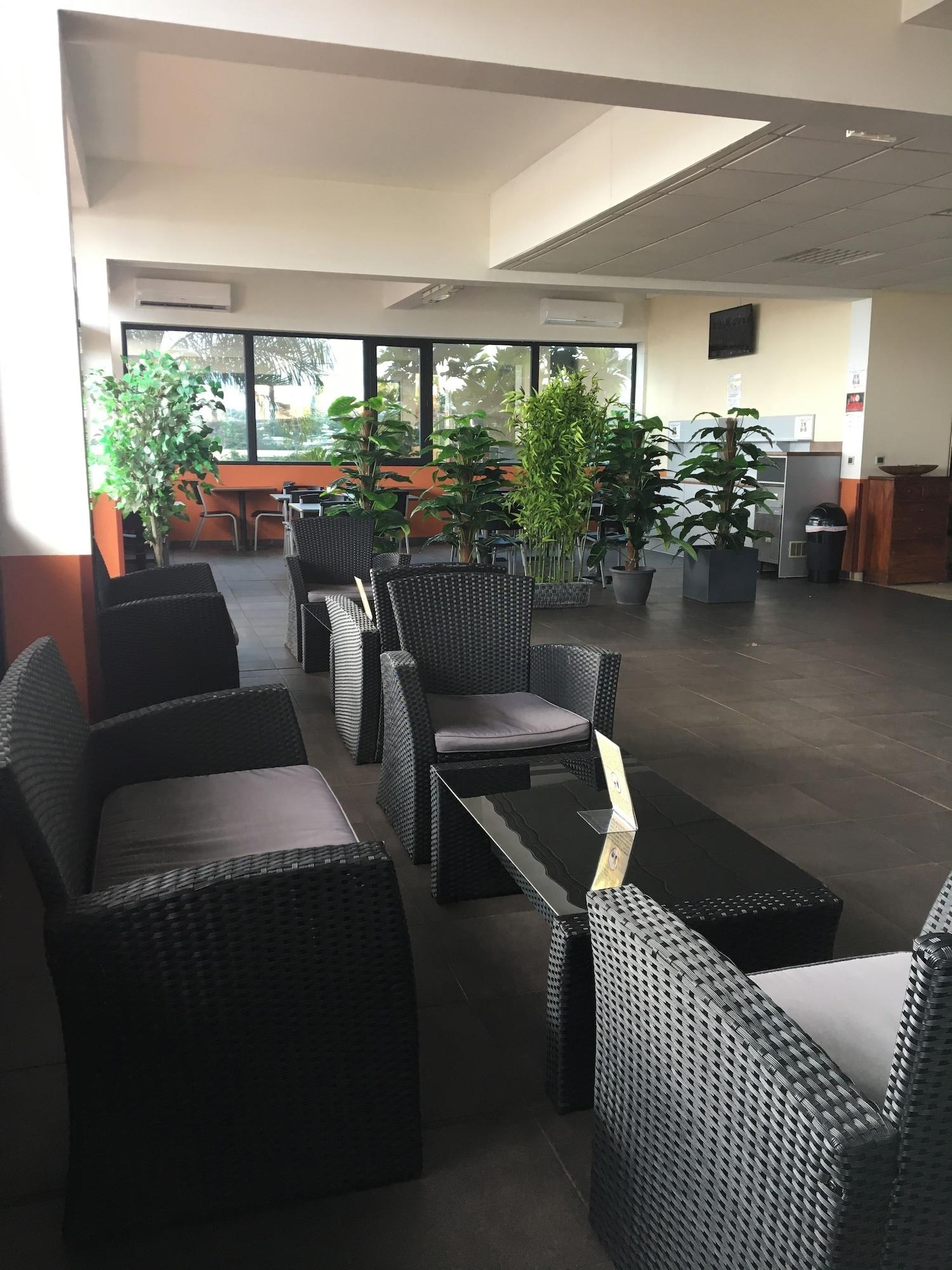 Vista Lobby Tahiti Airport Motel