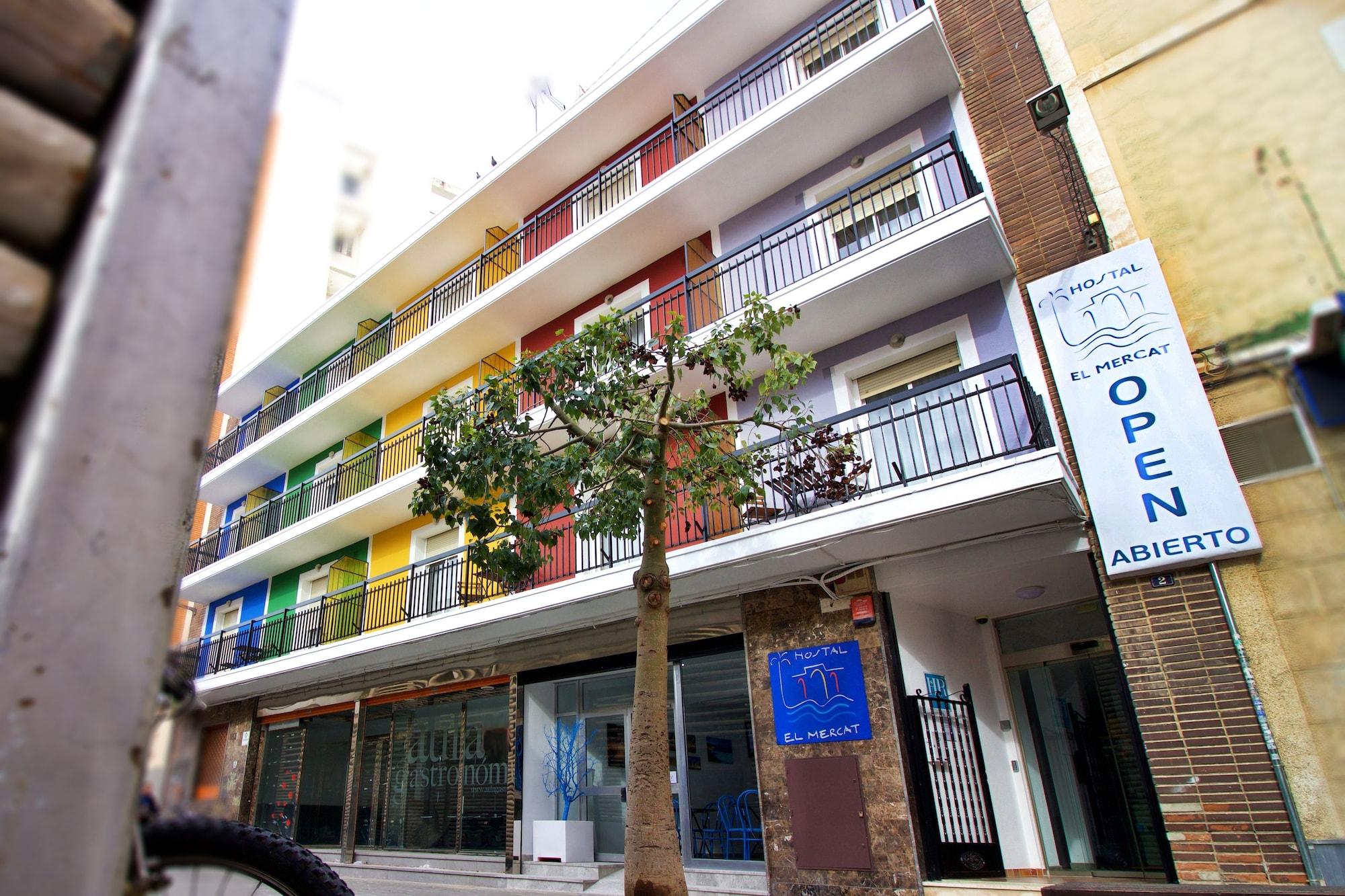 Vista Exterior Hostal El Mercat