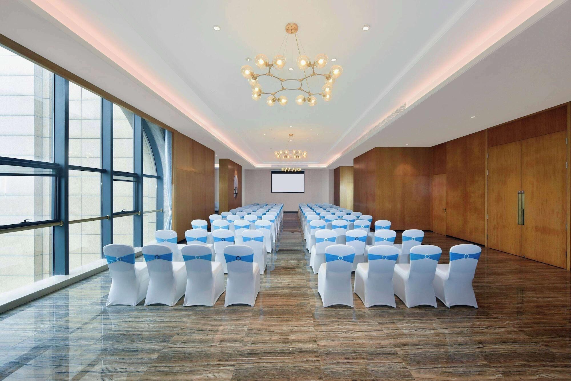 Sala de Reuniones Ramada Plaza Dongxing City Center