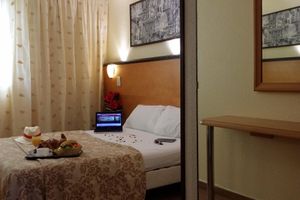 Alojamiento - Eurohotel Paris Creteil