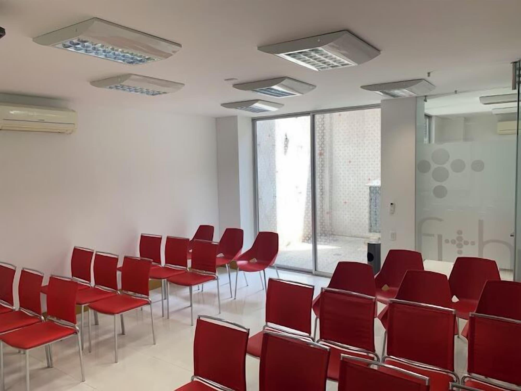 Sala de Reuniones HOTEL OLH VERSALLES