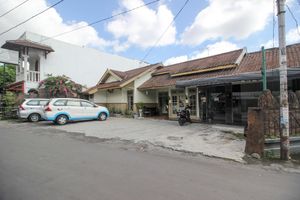 Alojamiento - RedDoorz near RS Sarjito Yogyakarta 2
