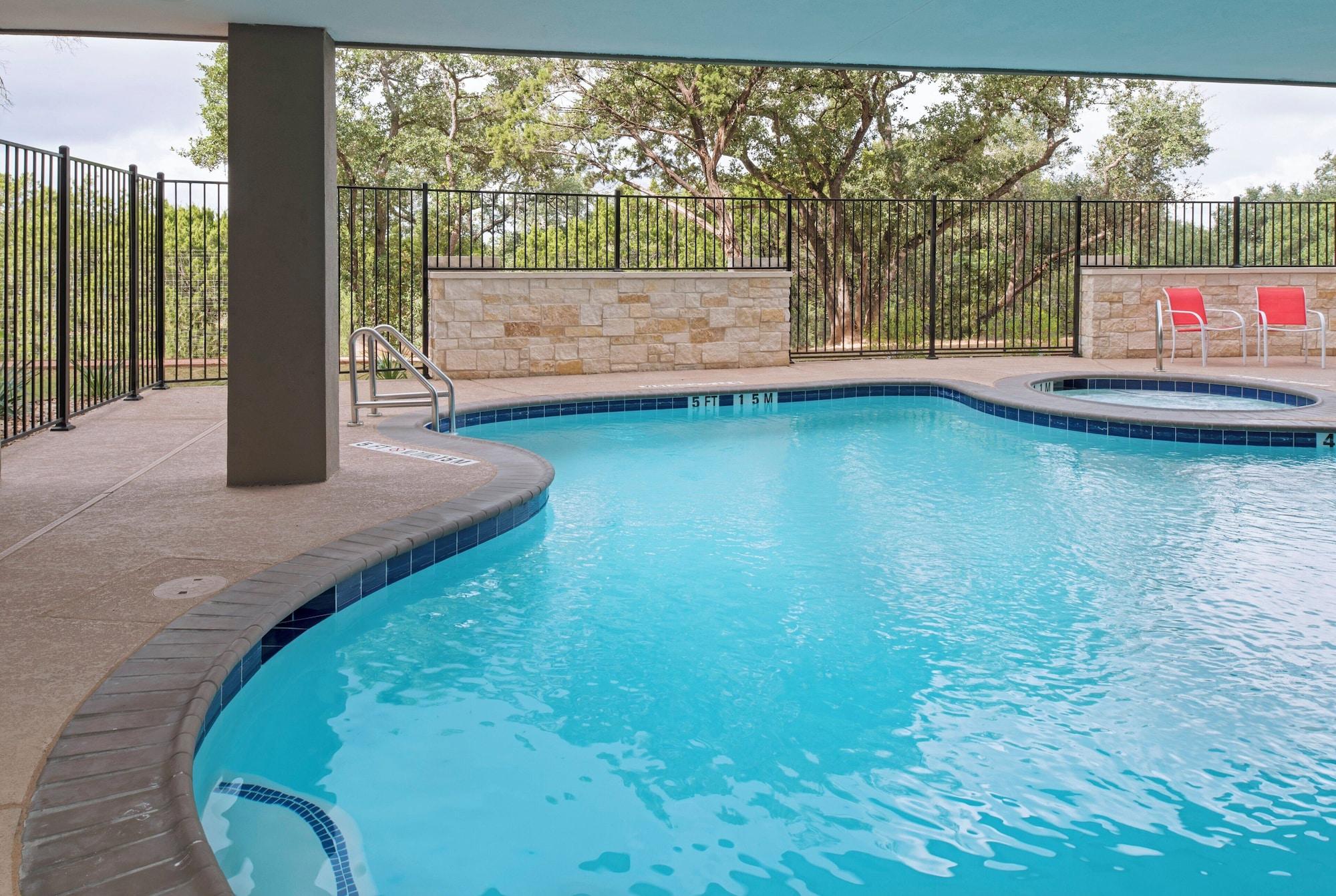 Vista Piscina Holiday Inn Express & Suites Austin NW - Four Points by IHG