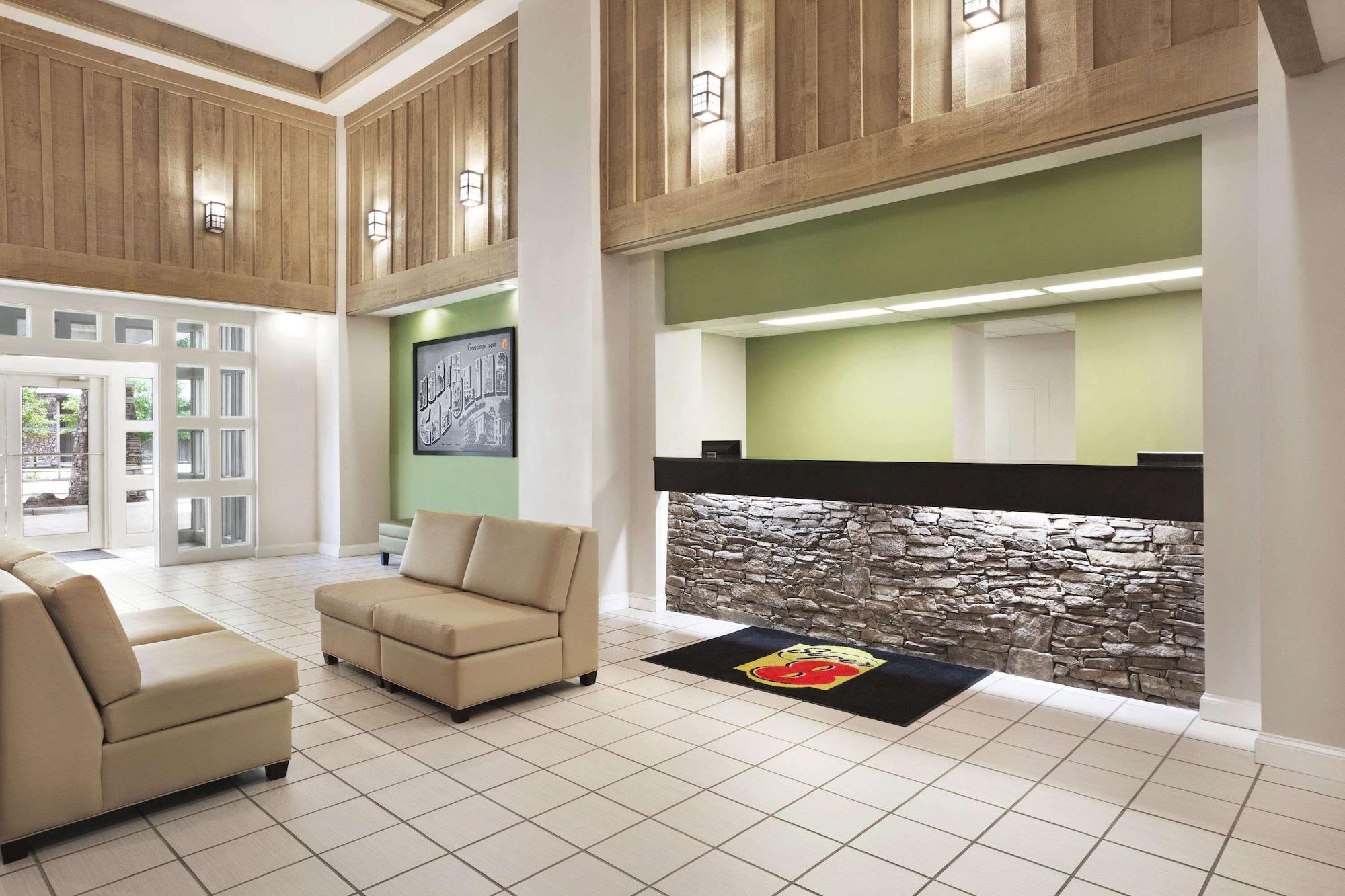 Vista Lobby Super 8 by Wyndham Cherokee