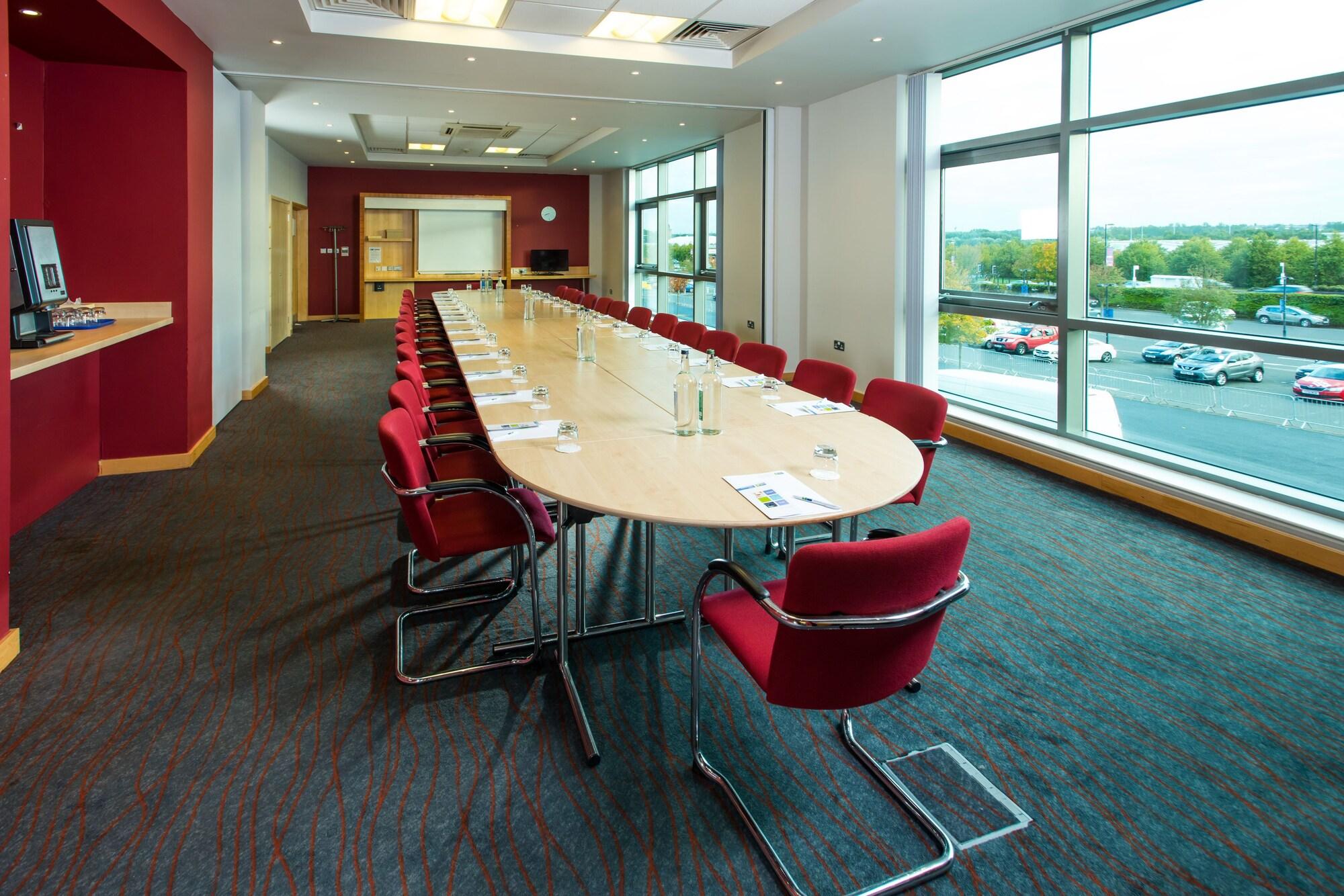 Sala de Reuniones Holiday Inn Express Hamilton by IHG
