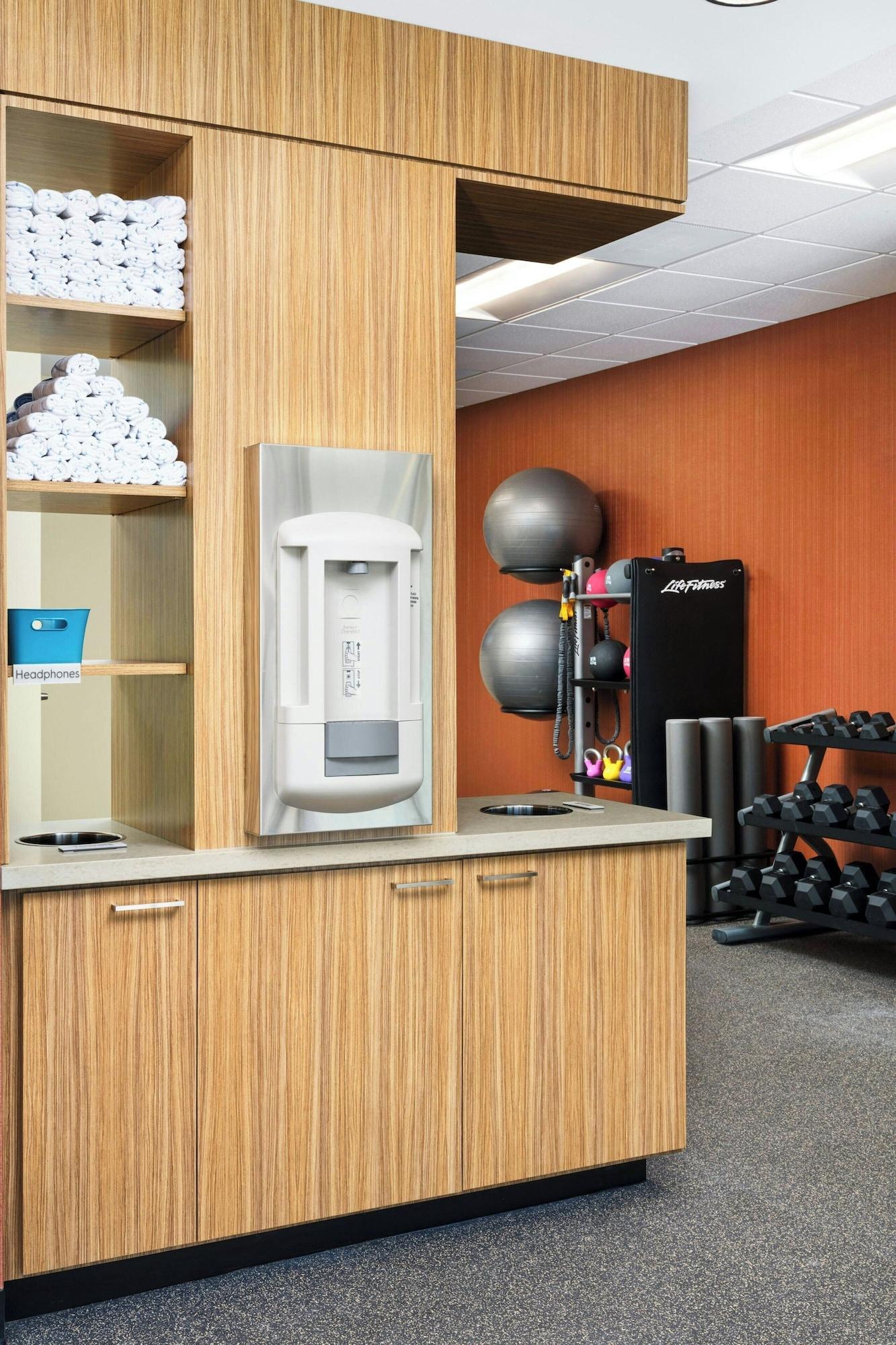 Gimnasio TownePlace Suites by Marriott Leesburg