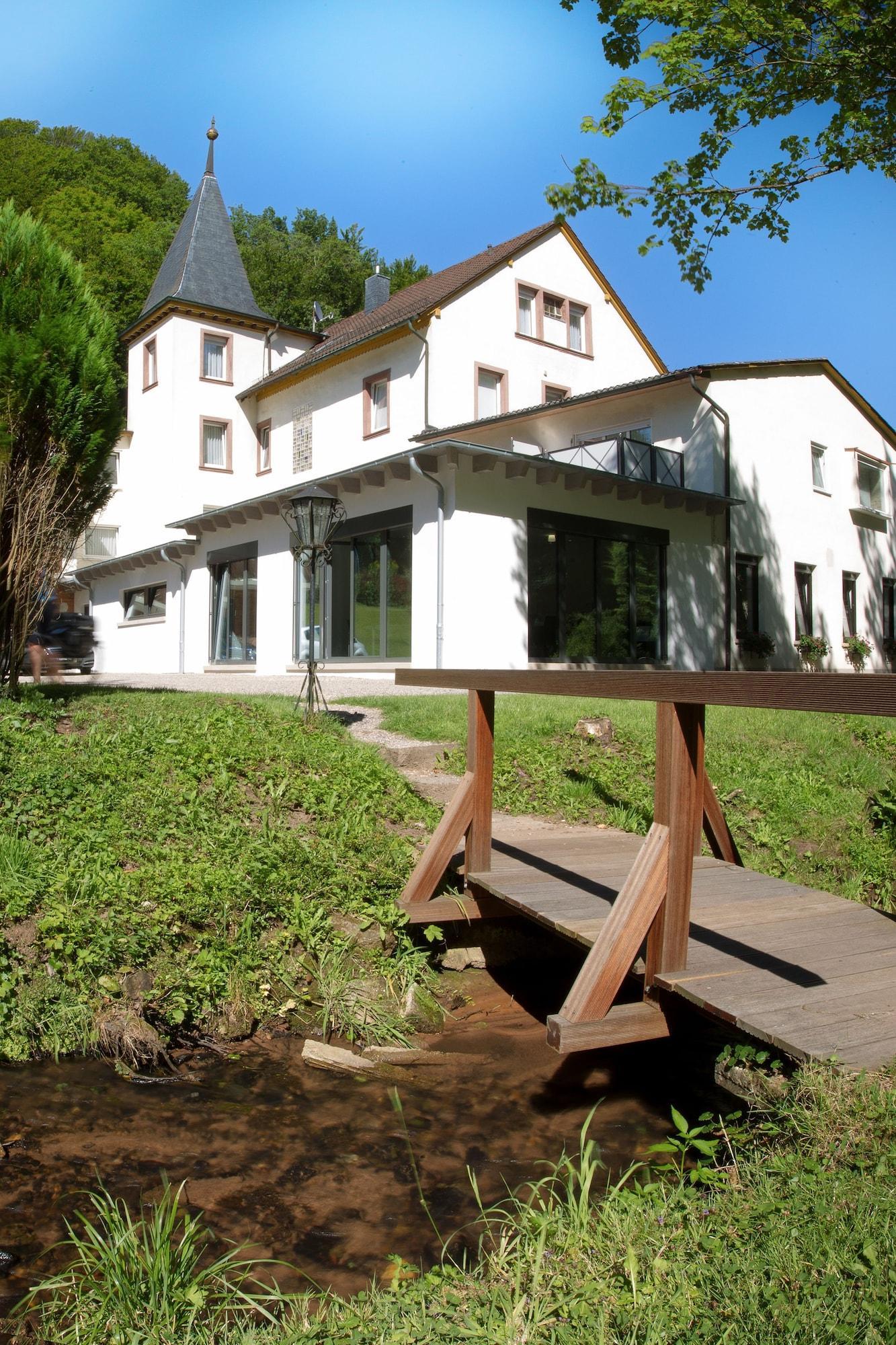Vista Exterior Hotel PfÃ¤lzer Wald