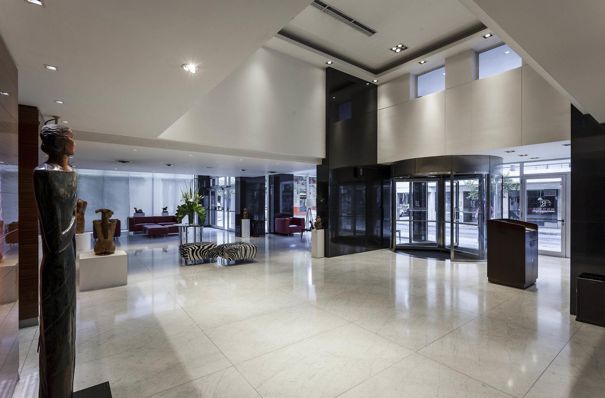 Vista Lobby Ros Tower Hotel