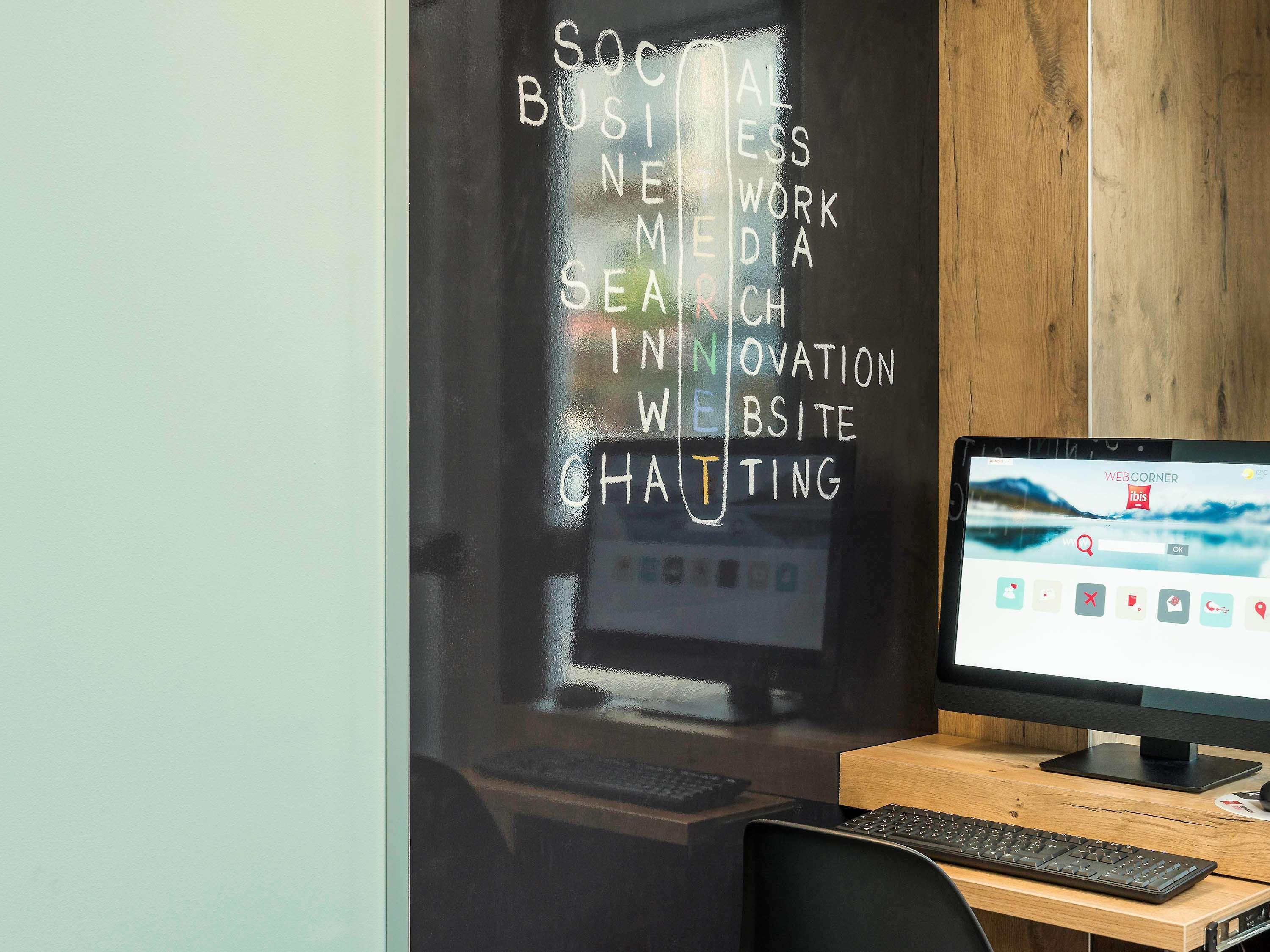 Bar/Salón Ibis Paris Avenue De La Republique