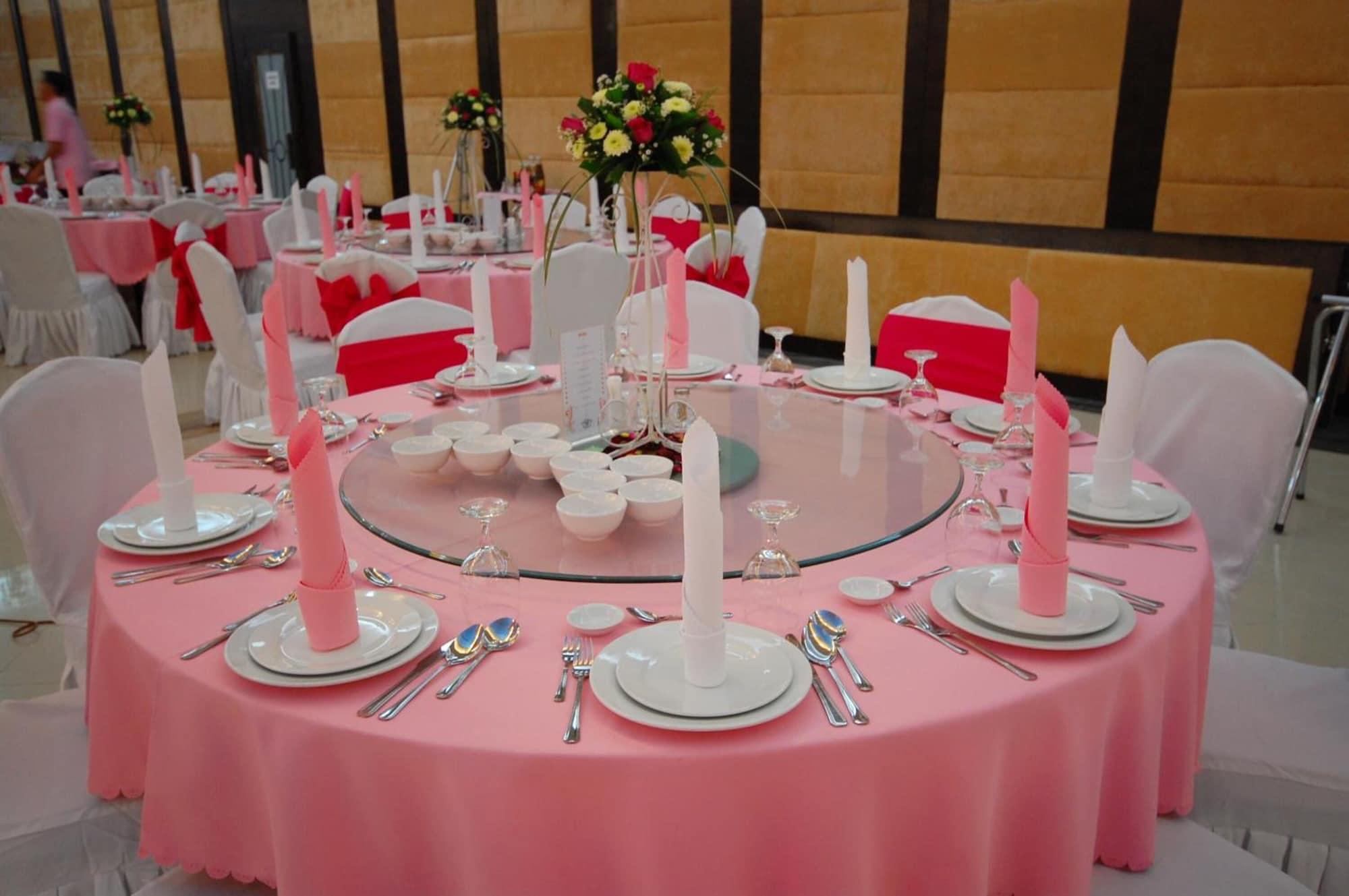 Restaurant A&A Plaza Hotel