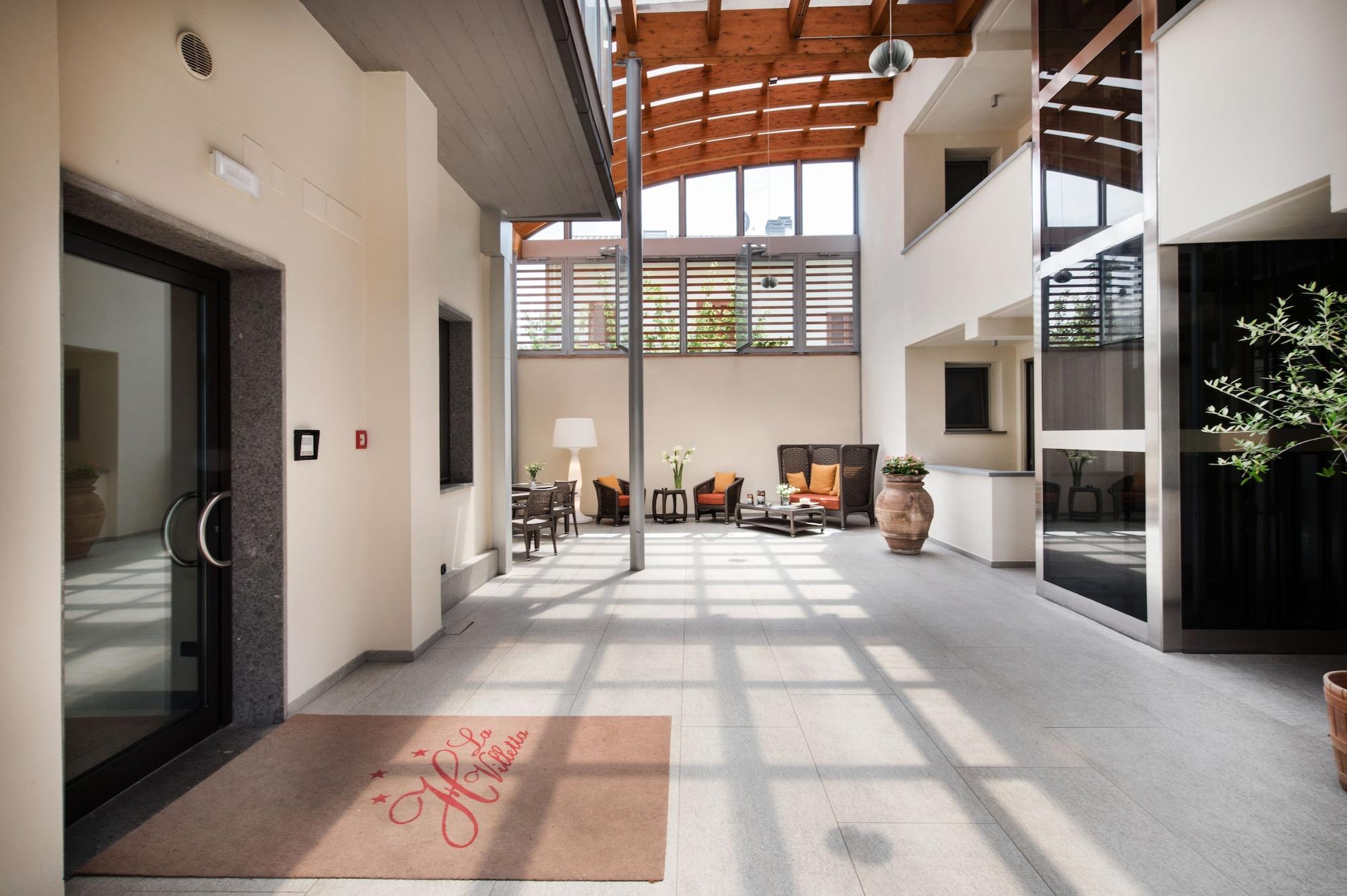 Vista Lobby Hotel La Villetta