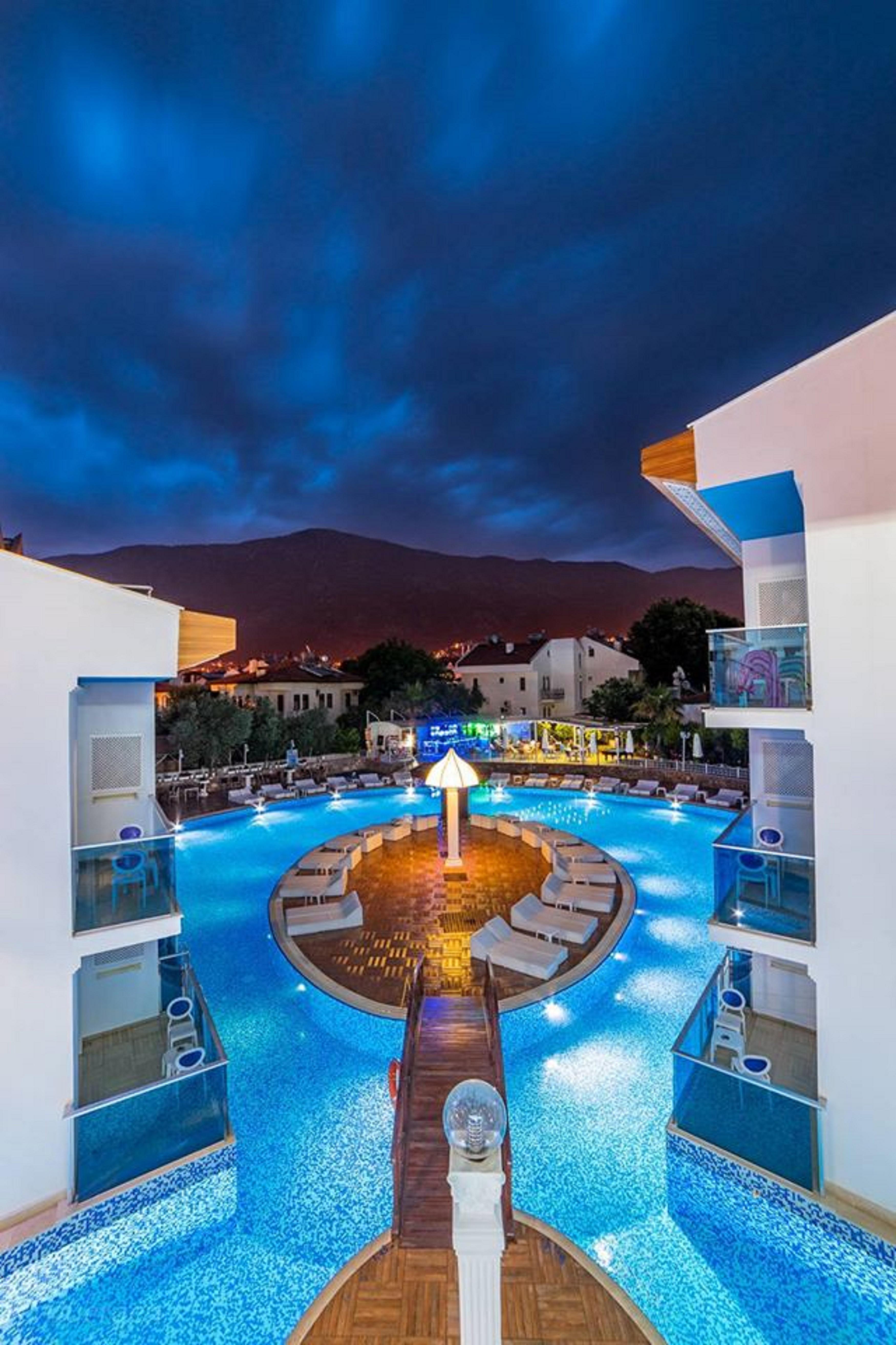 Vista Exterior Ocean Blue High Class Hotel