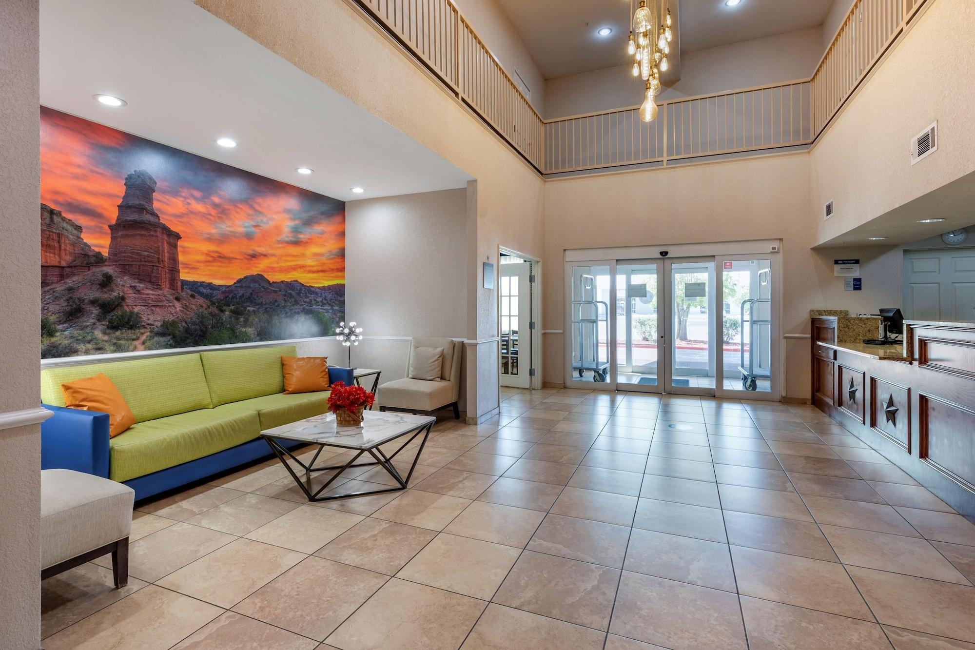 Vista Lobby Best Western Palo Duro Canyon Inn & Suites