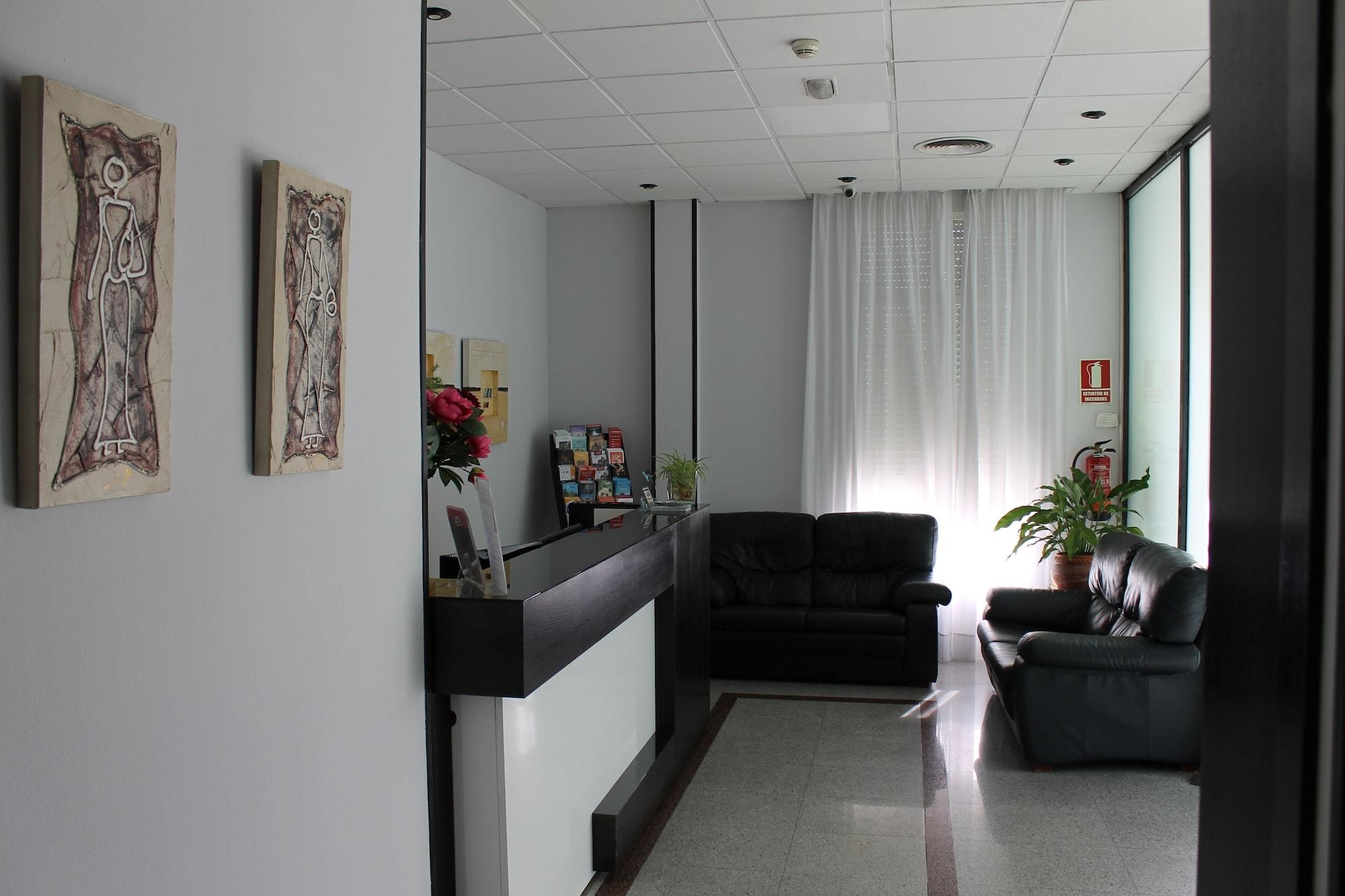 Vista Lobby Hotel Barajas Plaza Madrid