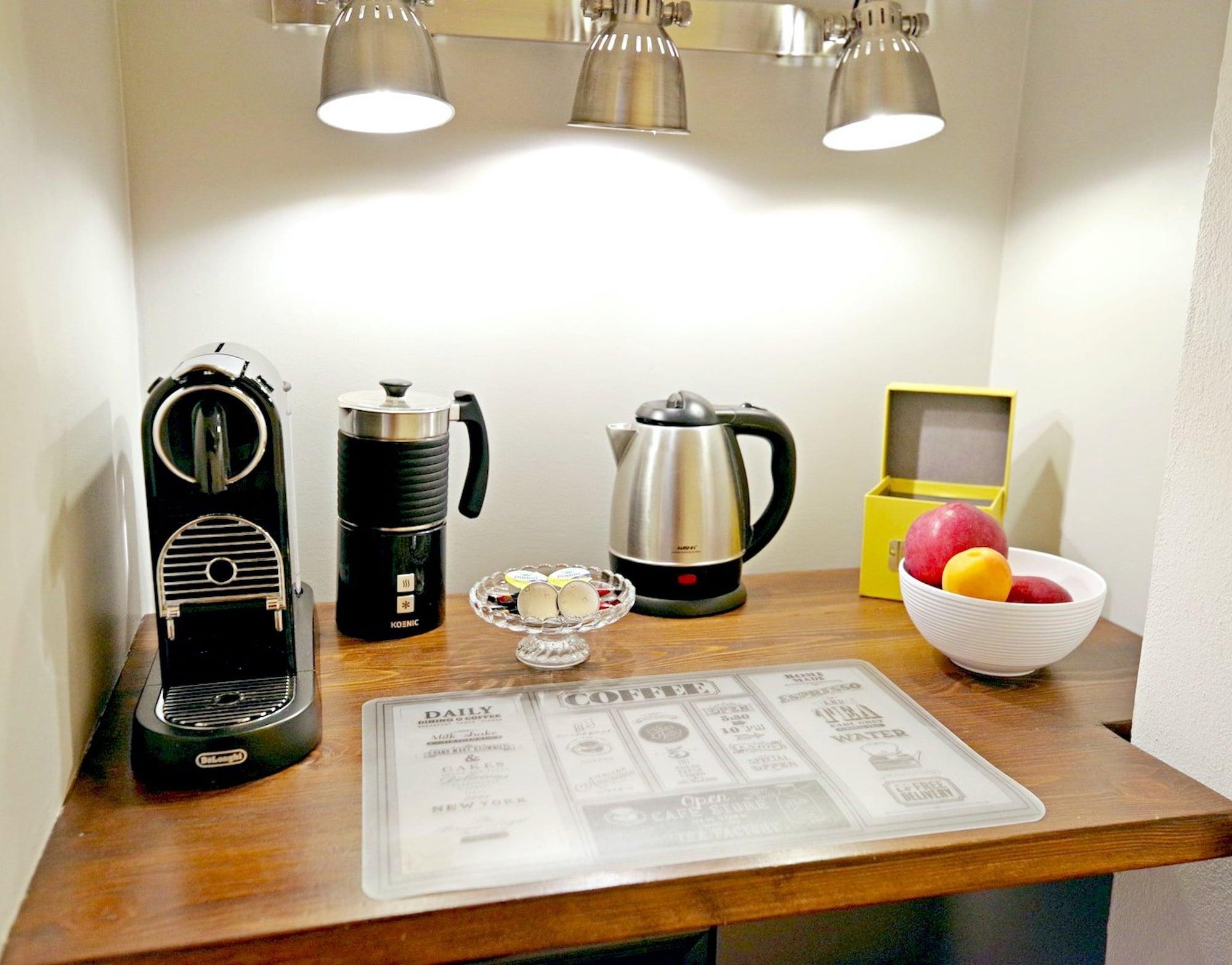 Set de Habitación Steam House - Room & Breakfast