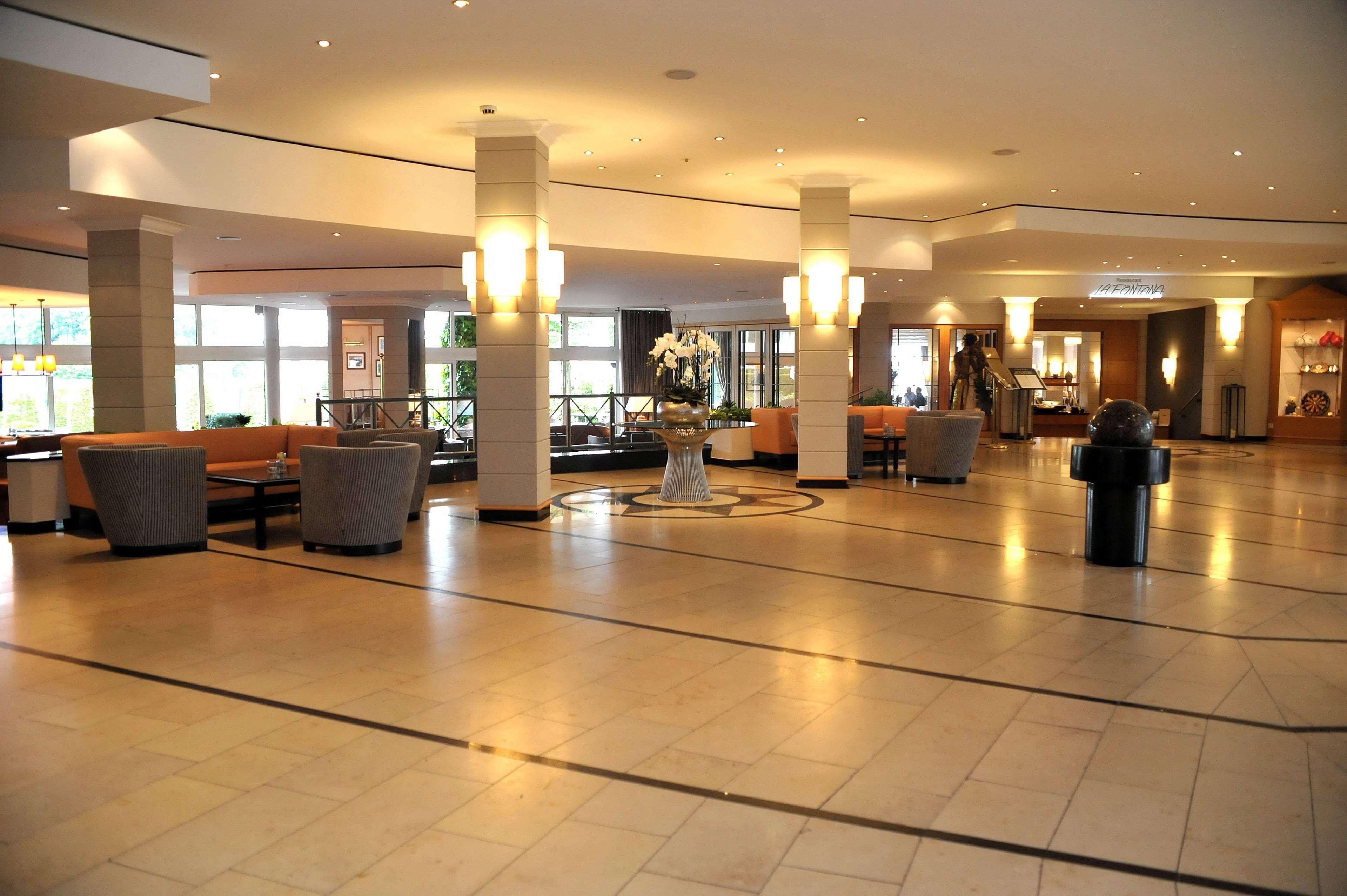 Vista Lobby Court Hotel