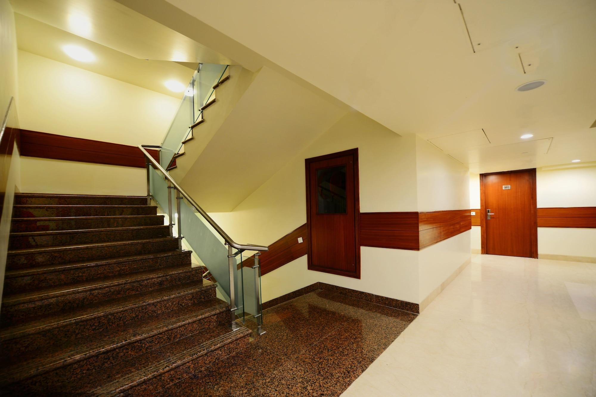 Varios Hotel Regent Grand