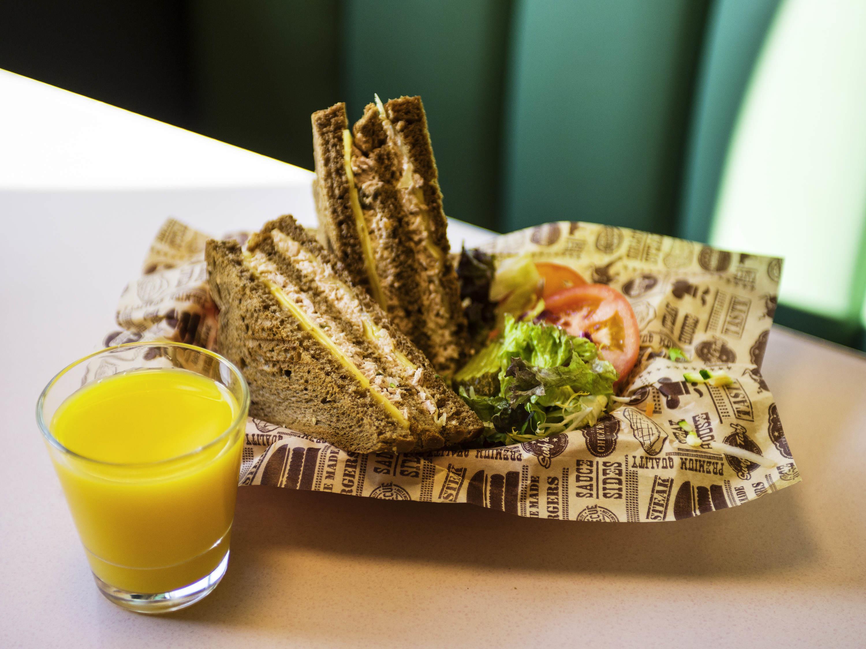 Bar/Salón Hotel ibis Schiphol Amsterdam Airport