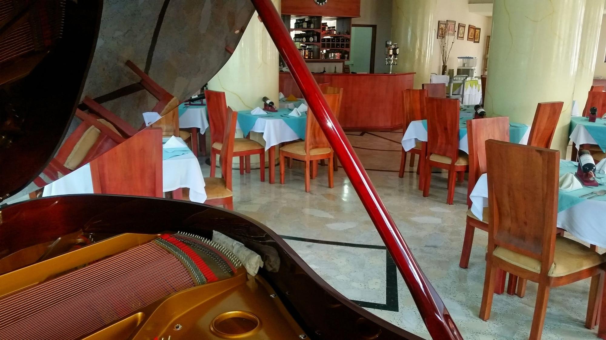 Restaurant Casa Morales Hotel Internacional y Centro de Convenciones