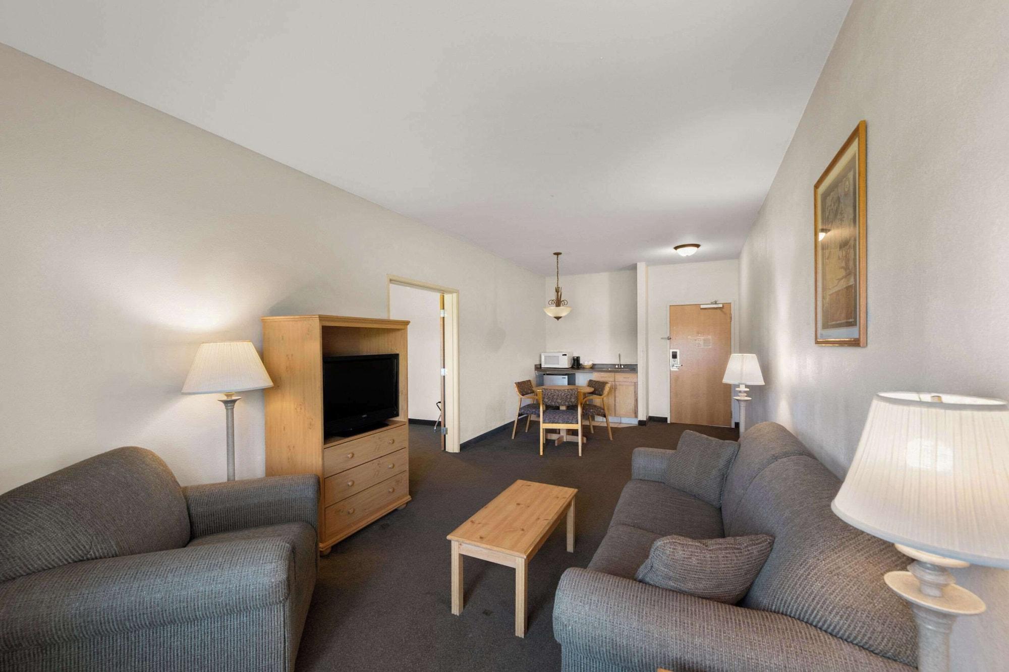 Habitación Rodeway Inn and Suites Tomahawk