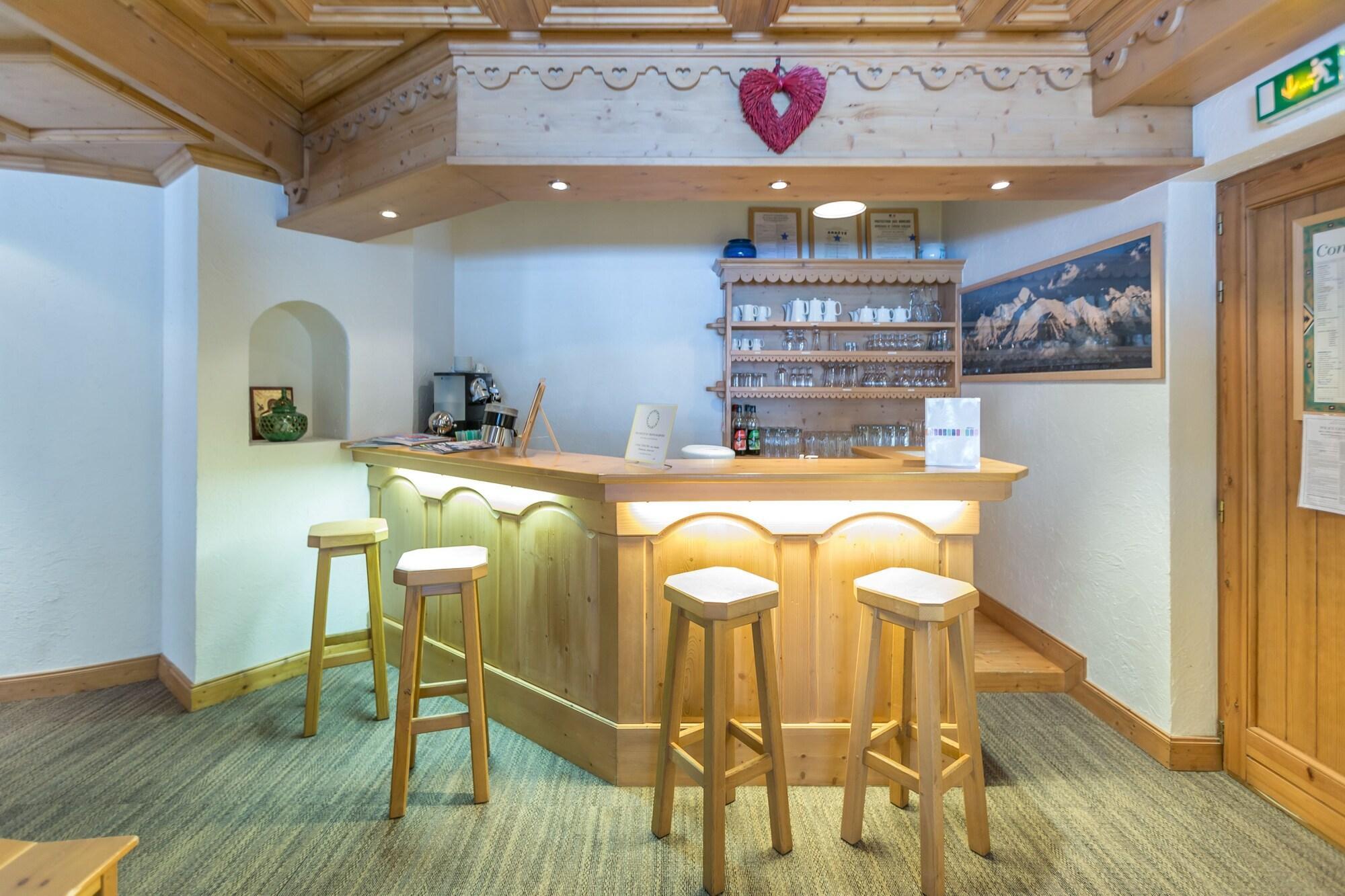 Bar/Salón Hotel L'Oustalet