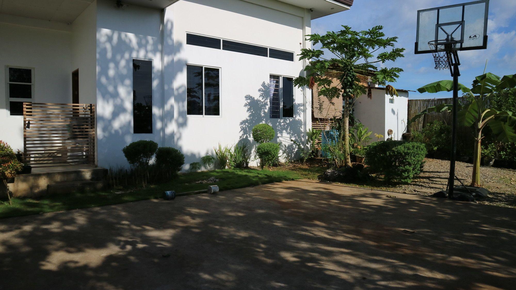 Varios Terreza's Place
