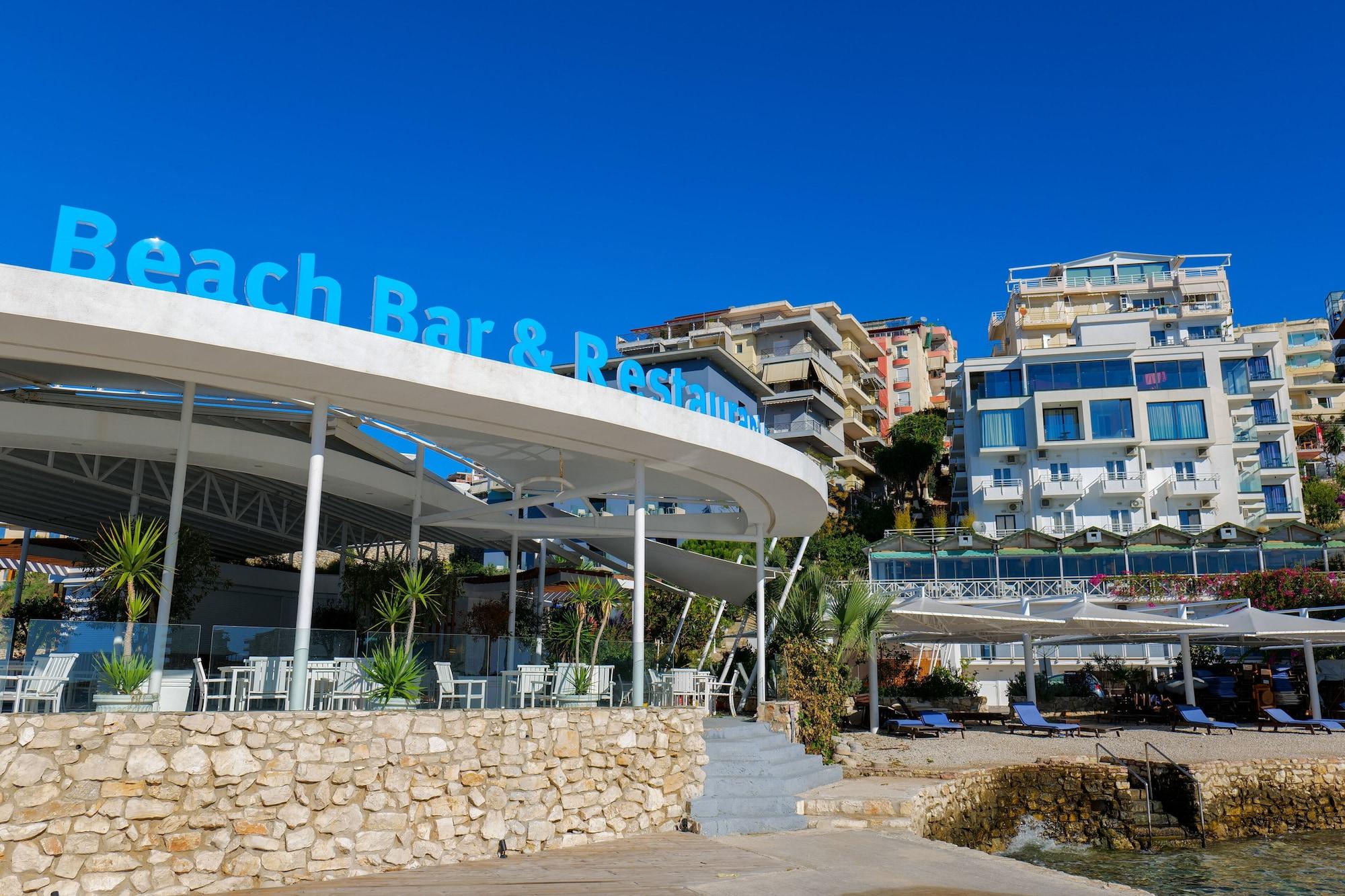 Bar/Salón Hotel Nertili
