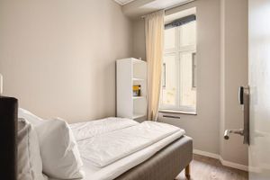 Alojamiento - Fløyen Suites - Private Rooms I Location