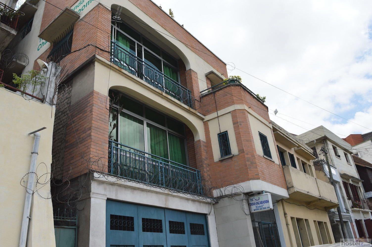 Varios Tana-Jacaranda - Hostel
