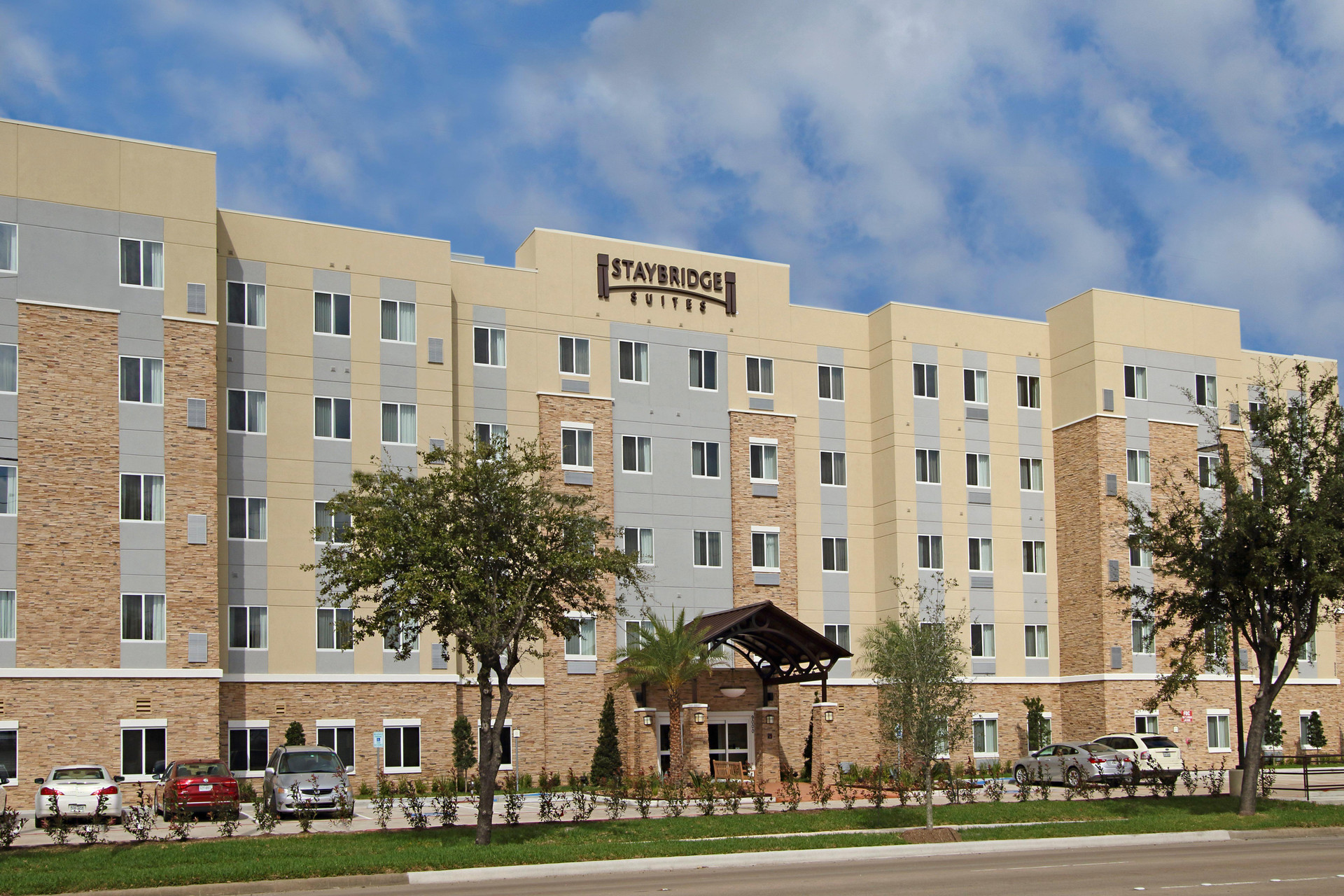 Vista Exterior Staybridge Suites Houston - Medical Center by IHG