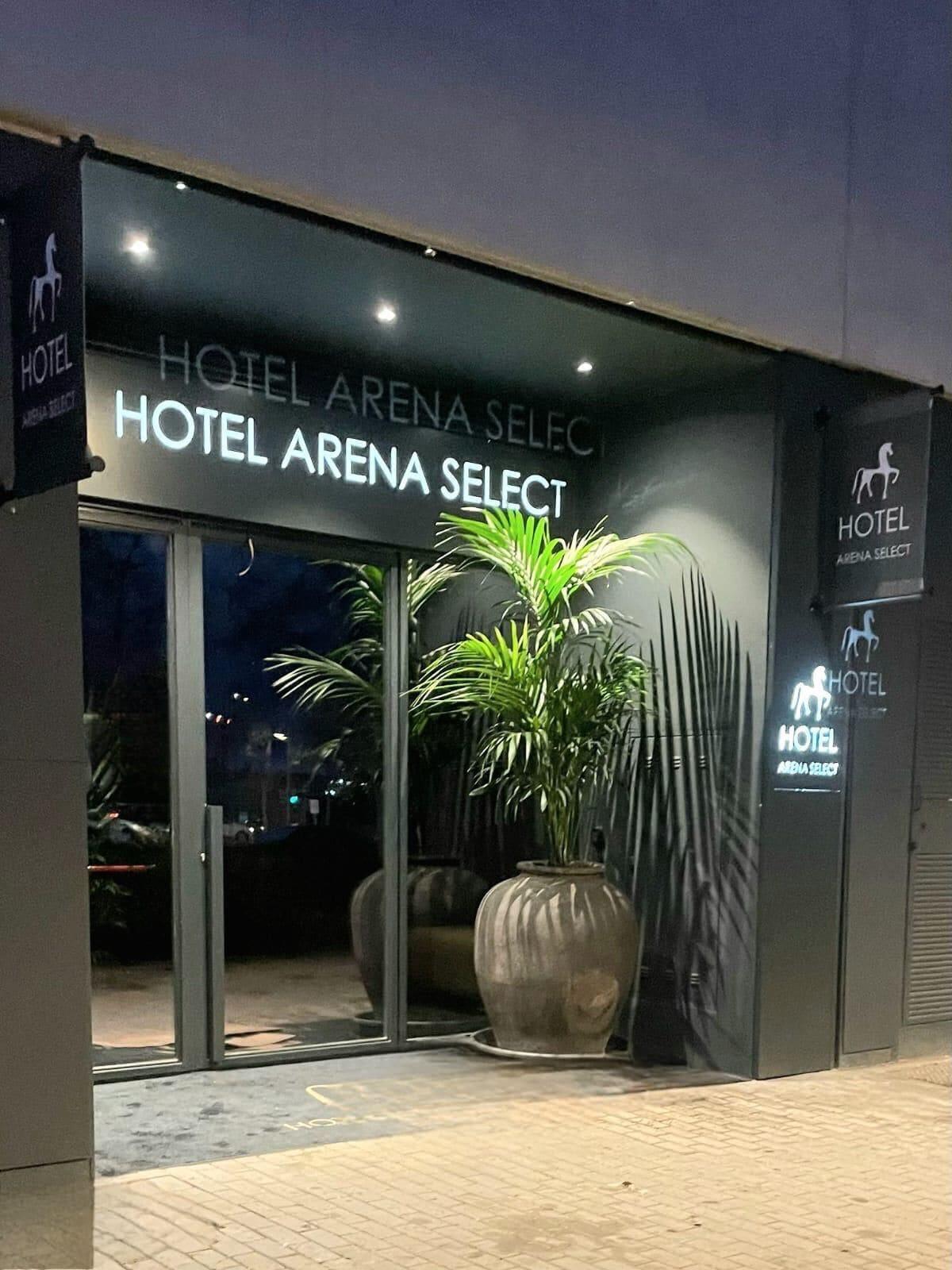 Varios Hotel Arena Select