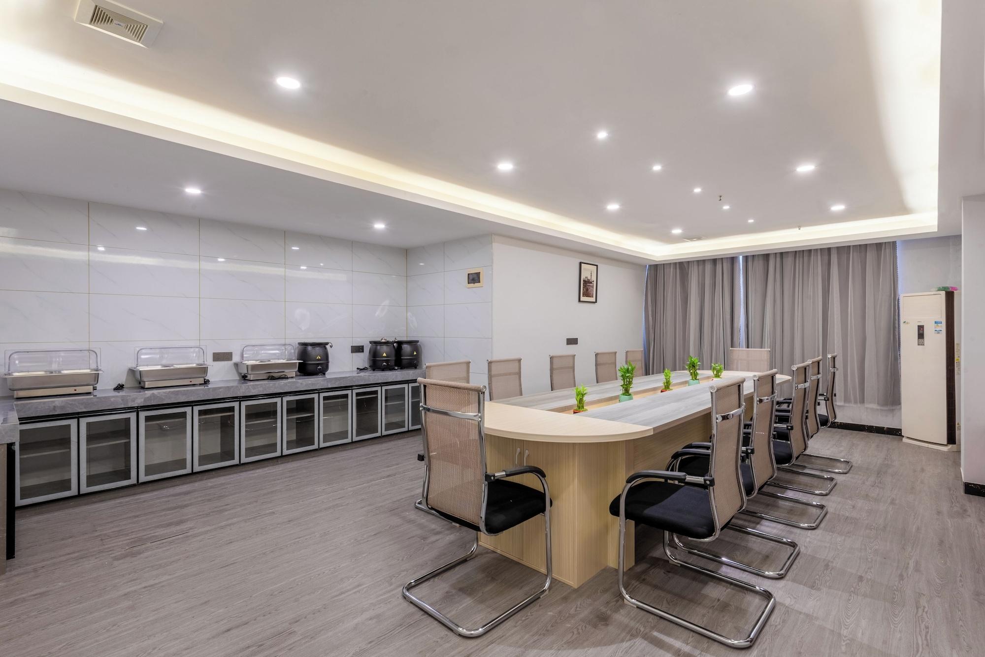 Restaurant Huahang Hotel - Free airport shuttle bus