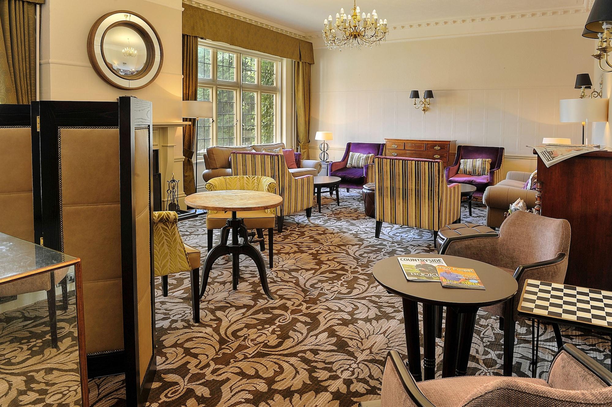 Vista Lobby The Crown Manor House Hotel