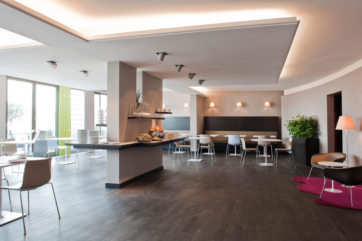 Bar/Salón Hotel OTTO