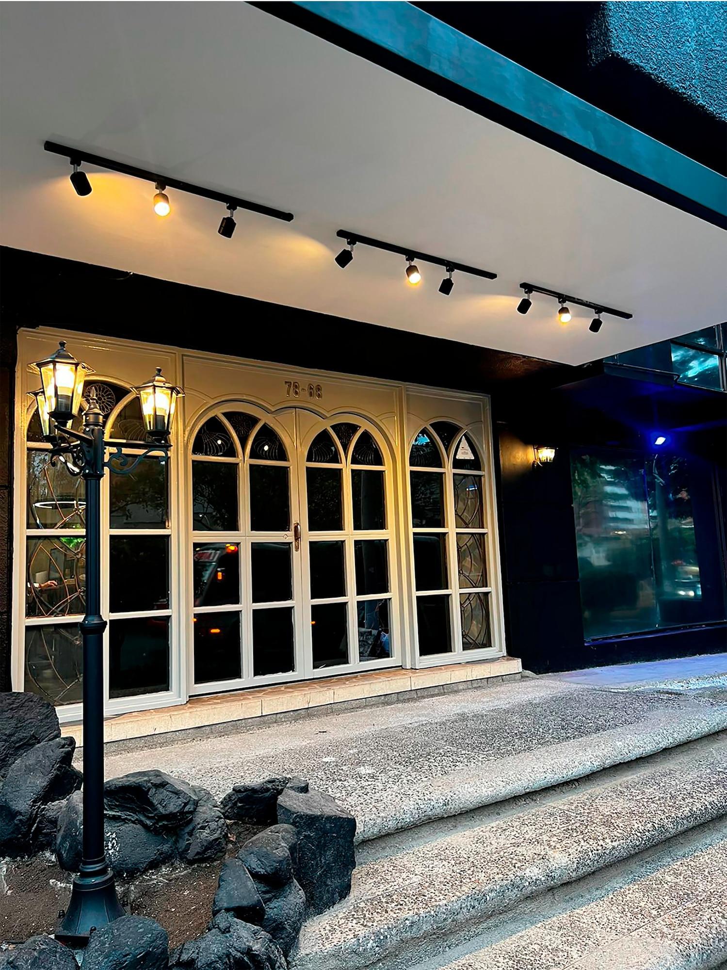 Varios Orbe Hotel