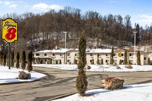 Paquete - Super 8 by Wyndham Pittsburgh/Monroeville
