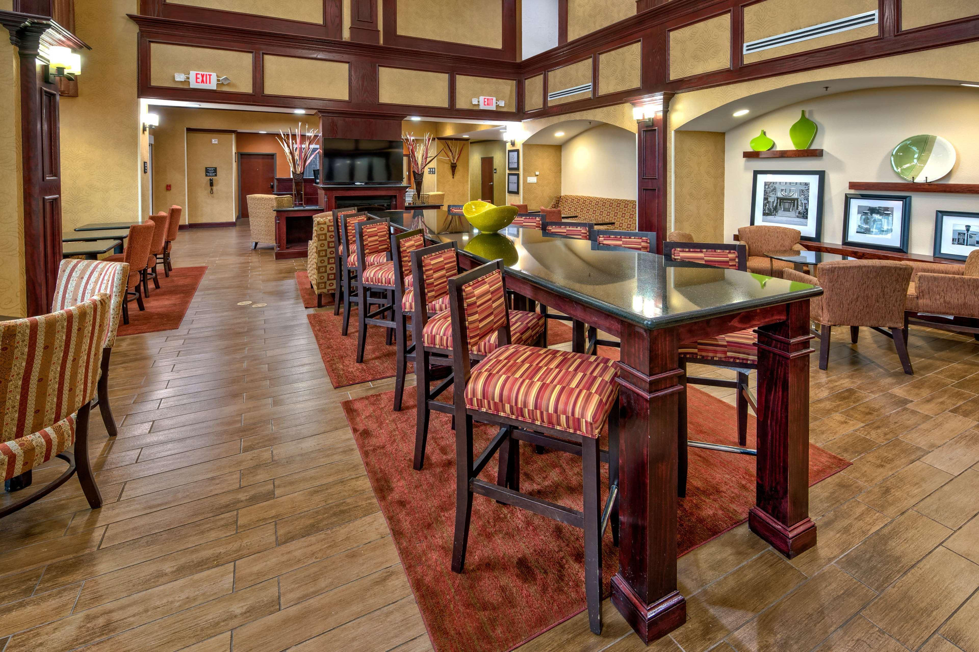 Vista Lobby Hampton Inn & Suites Corsicana