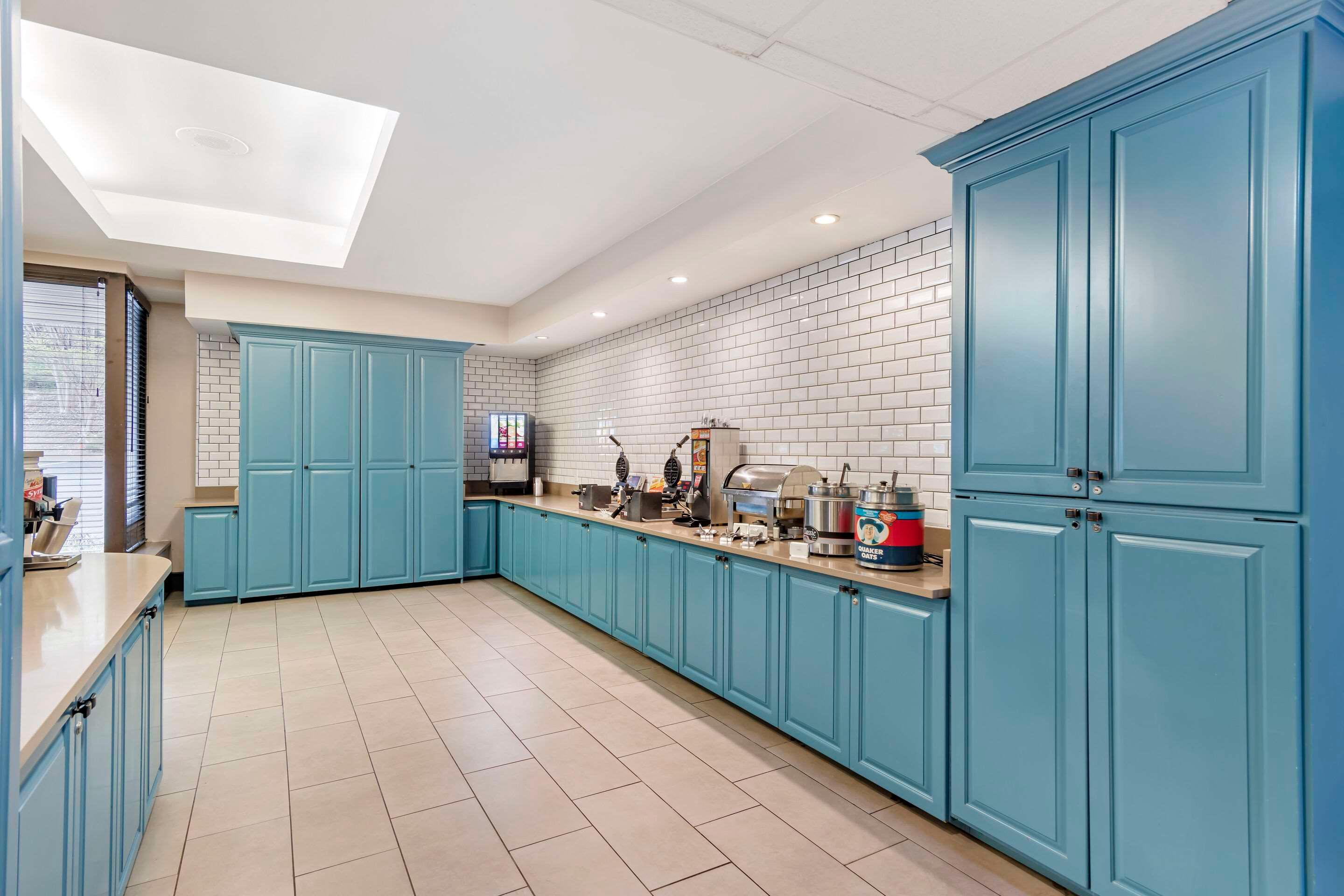 Restaurant Country Inn & Suites by Radisson, Atlanta Galleria/Ballpark, GA