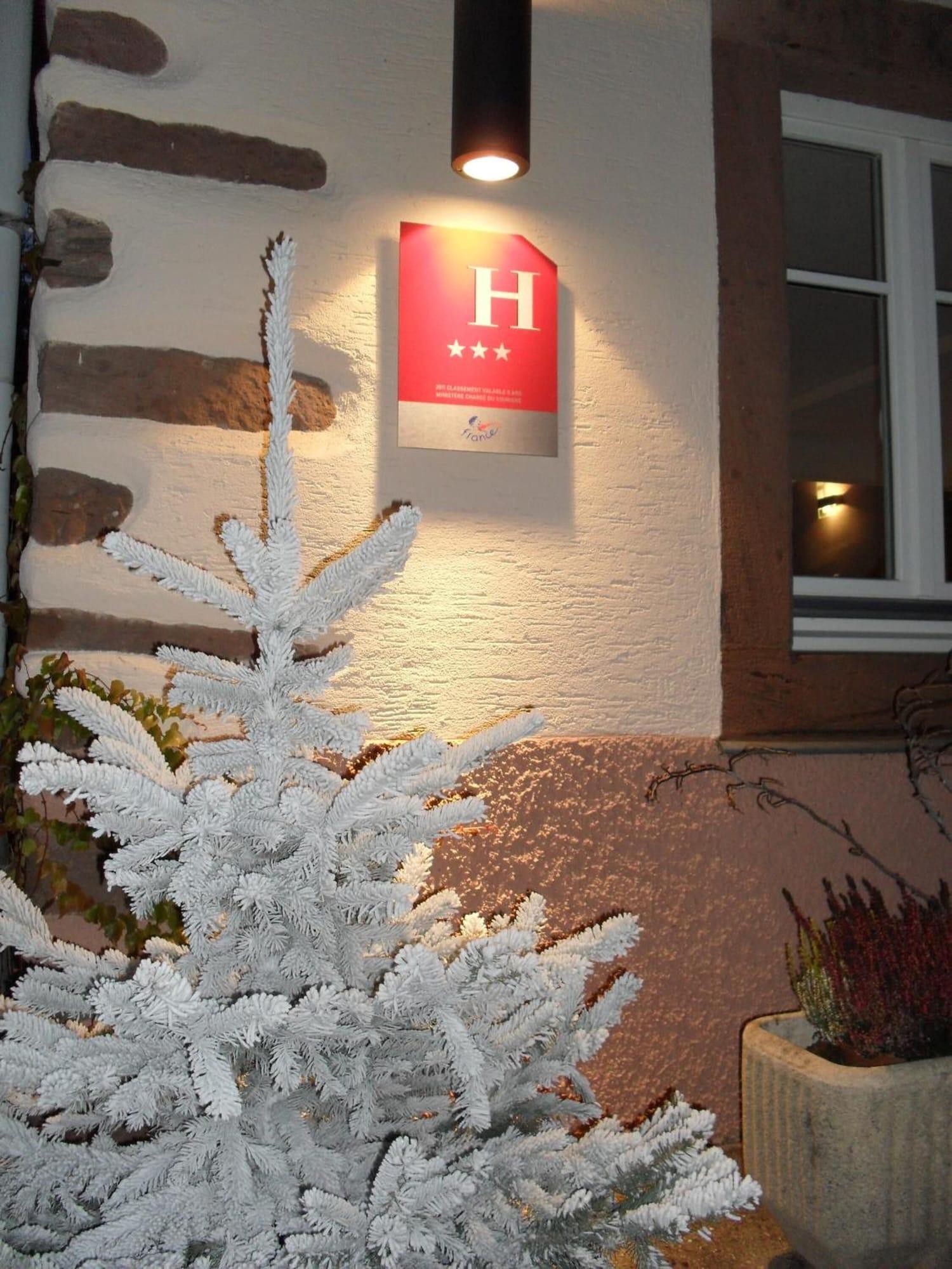 Vista Exterior Hotel Haut Koenigsbourg - Table d'Hotes
