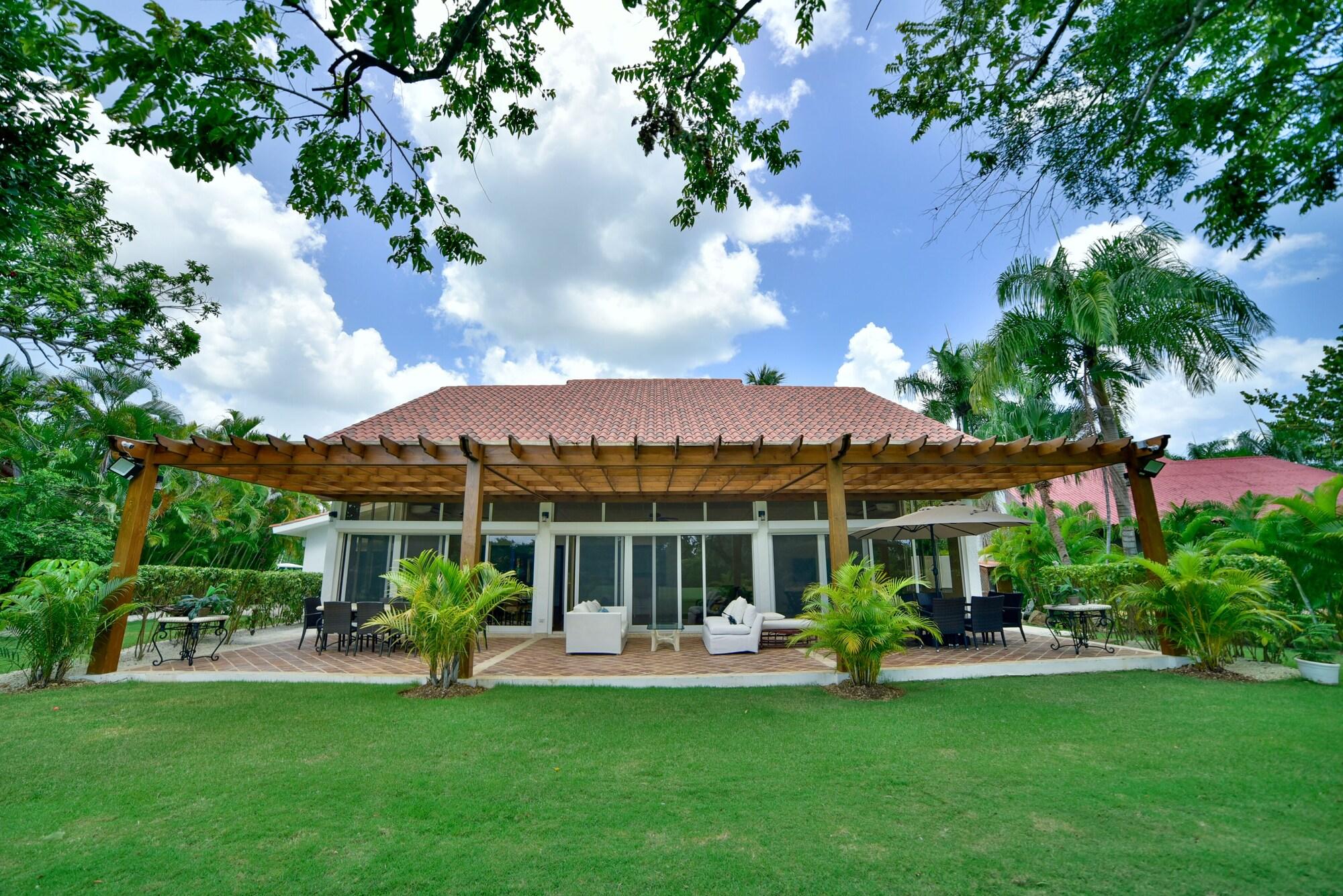 Vista Exterior casa de campo villa 204