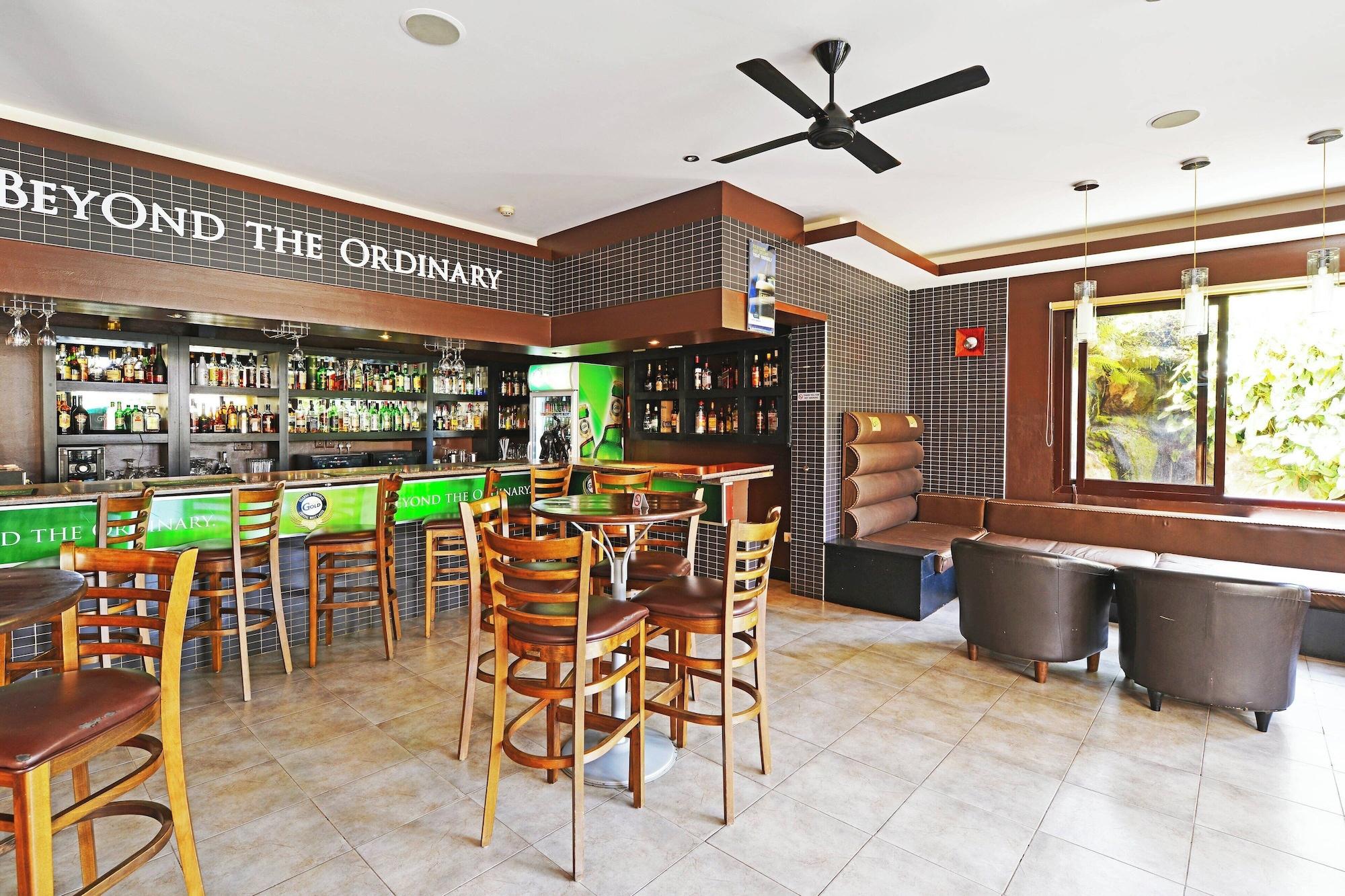 Bar/Salón Protea Hotel by Marriott Kampala