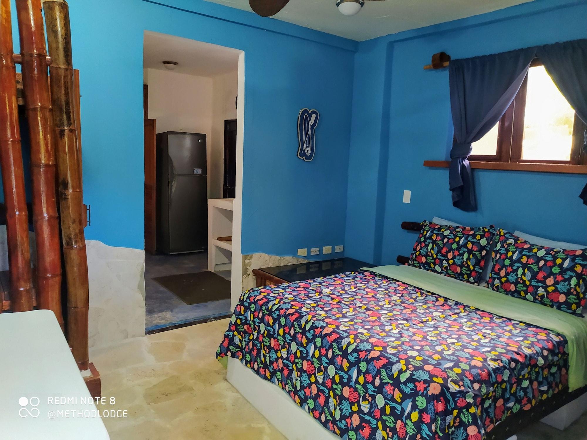 Varios Room in Lodge - Method Living Tropical Edition