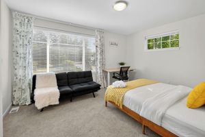 Alquiler Vacacional - Modern Edmonds Escape: Spacious, 3BDRM, Fireplace