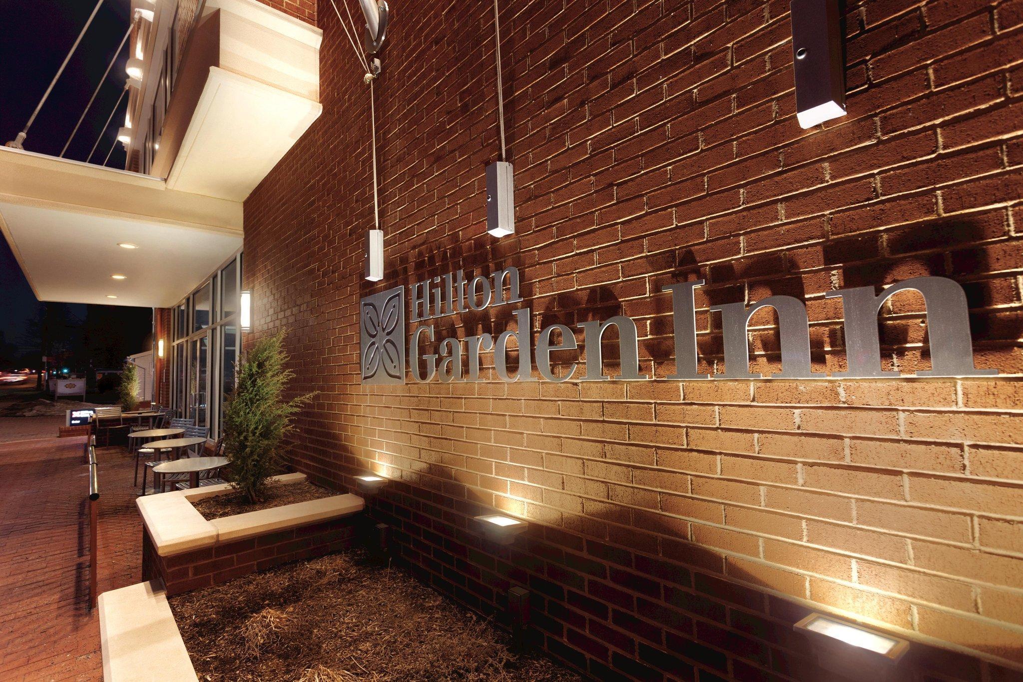 Vista Exterior Hilton Garden Inn Falls Church