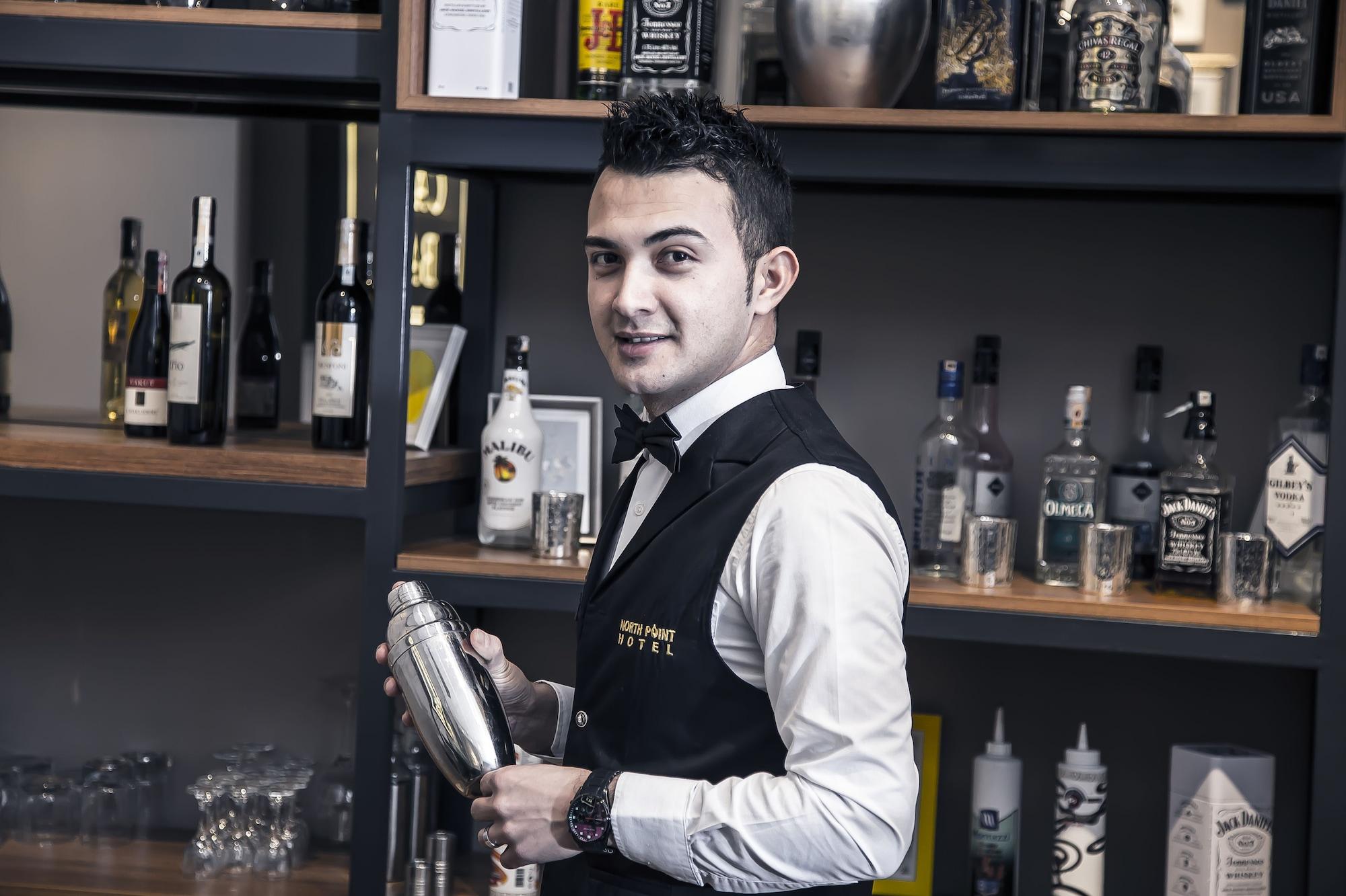 Bar/Salón North Point Hotel