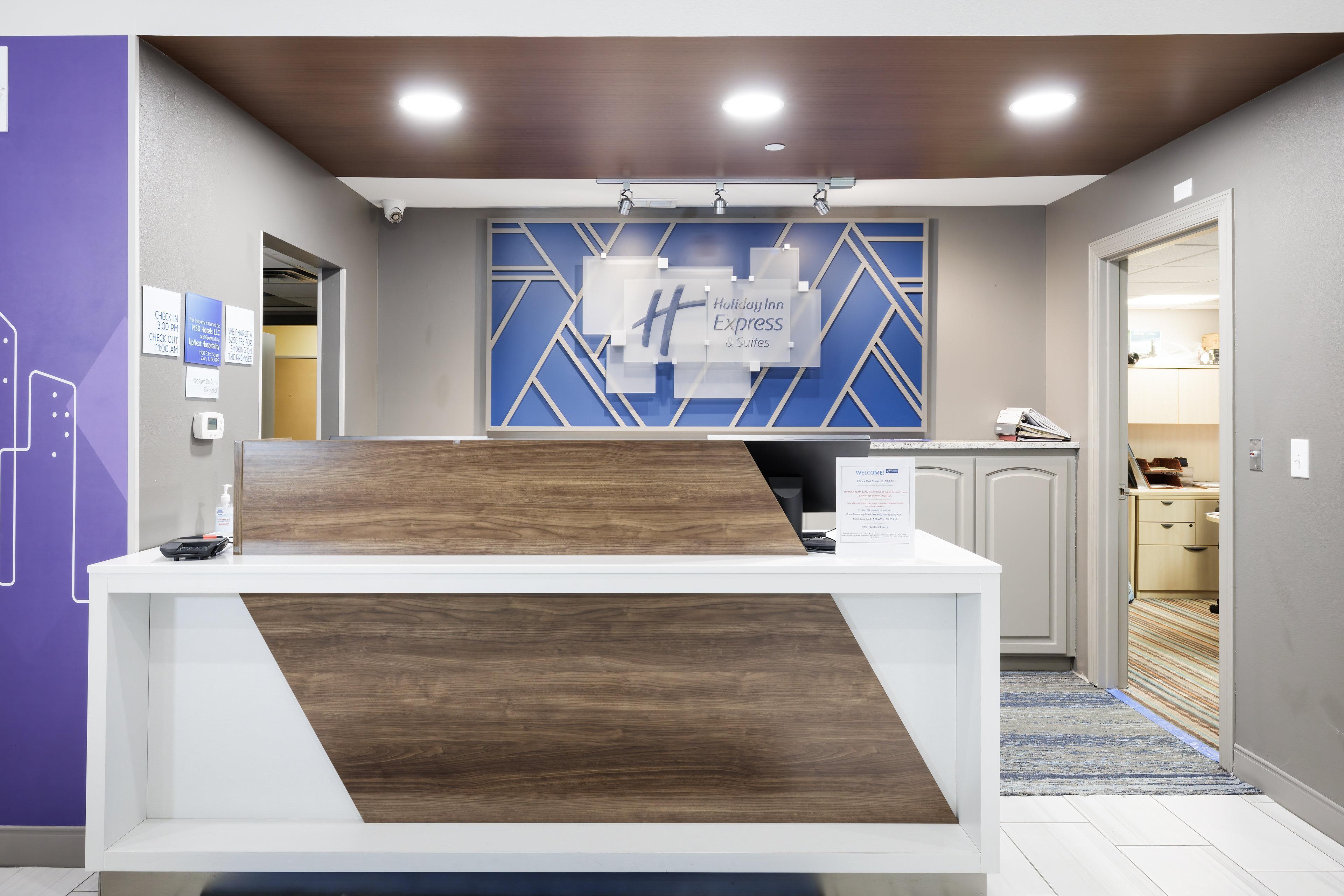 Vista Lobby Holiday Inn Express and Suites Zion