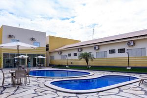 Alojamiento - Village Hotel