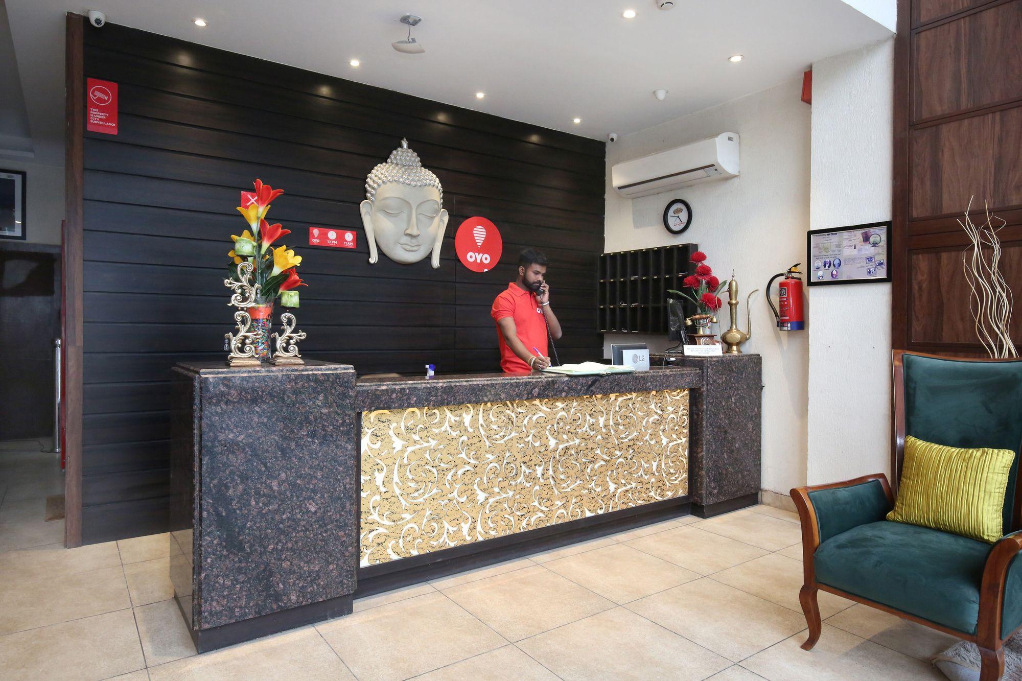 Vista Lobby OYO 9982 near Bus Stand