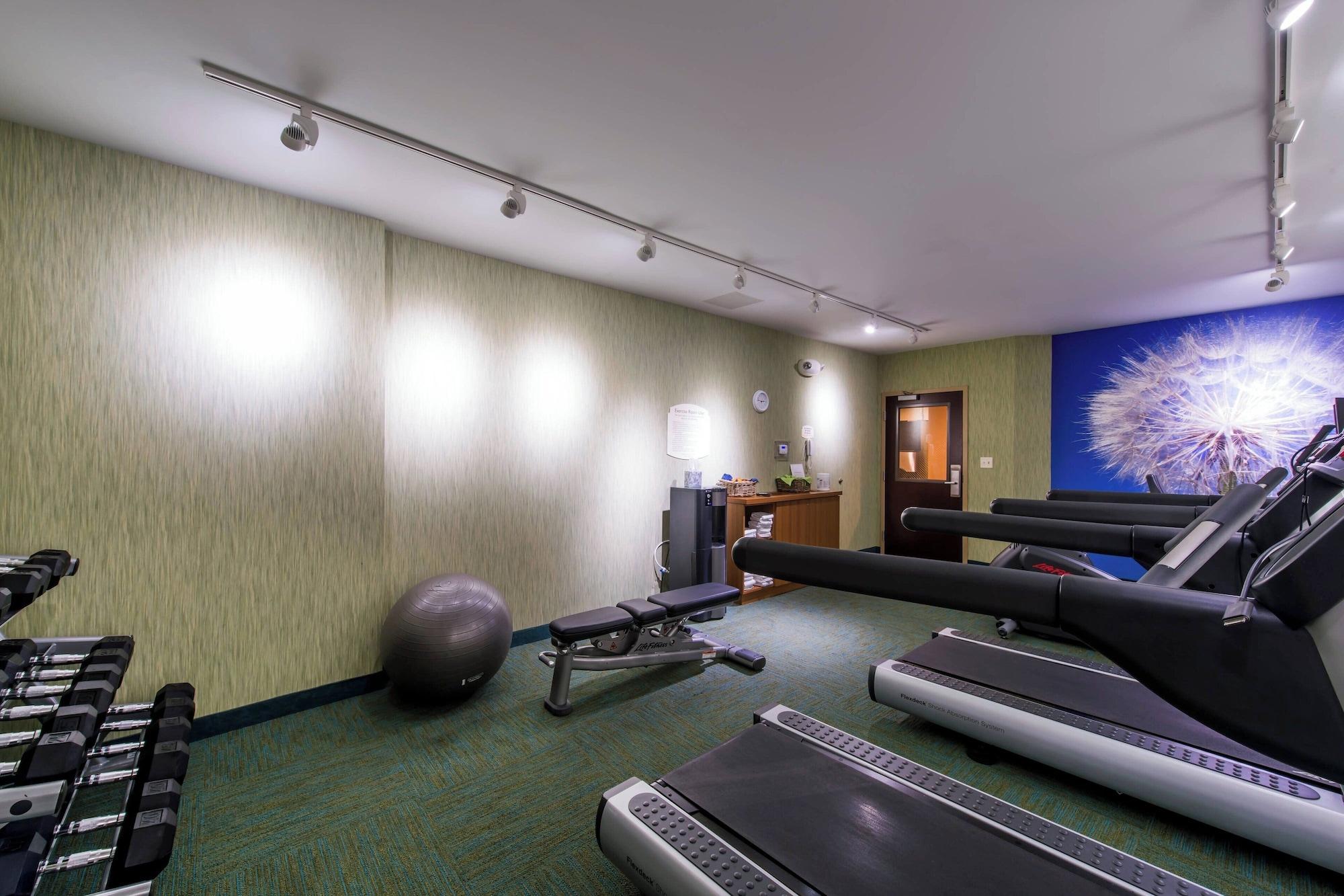 Gimnasio SpringHill Suites by Marriott Boston Devens Common Center